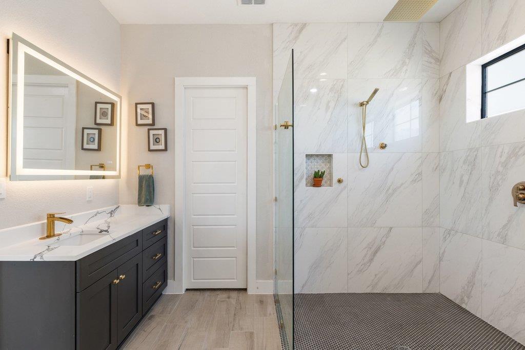 2415 Comal Springs, Canyon Lake, TX 78133