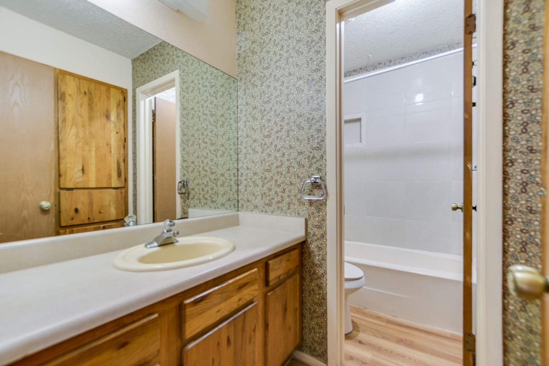 11948 Sunhillow Bnd # A & B, Austin, TX 78758