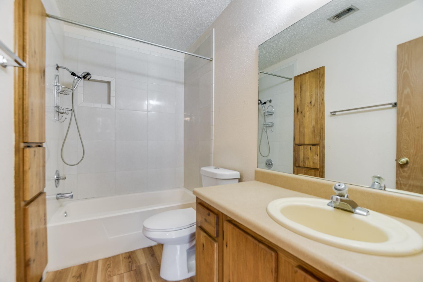 11948 Sunhillow Bnd # A & B, Austin, TX 78758