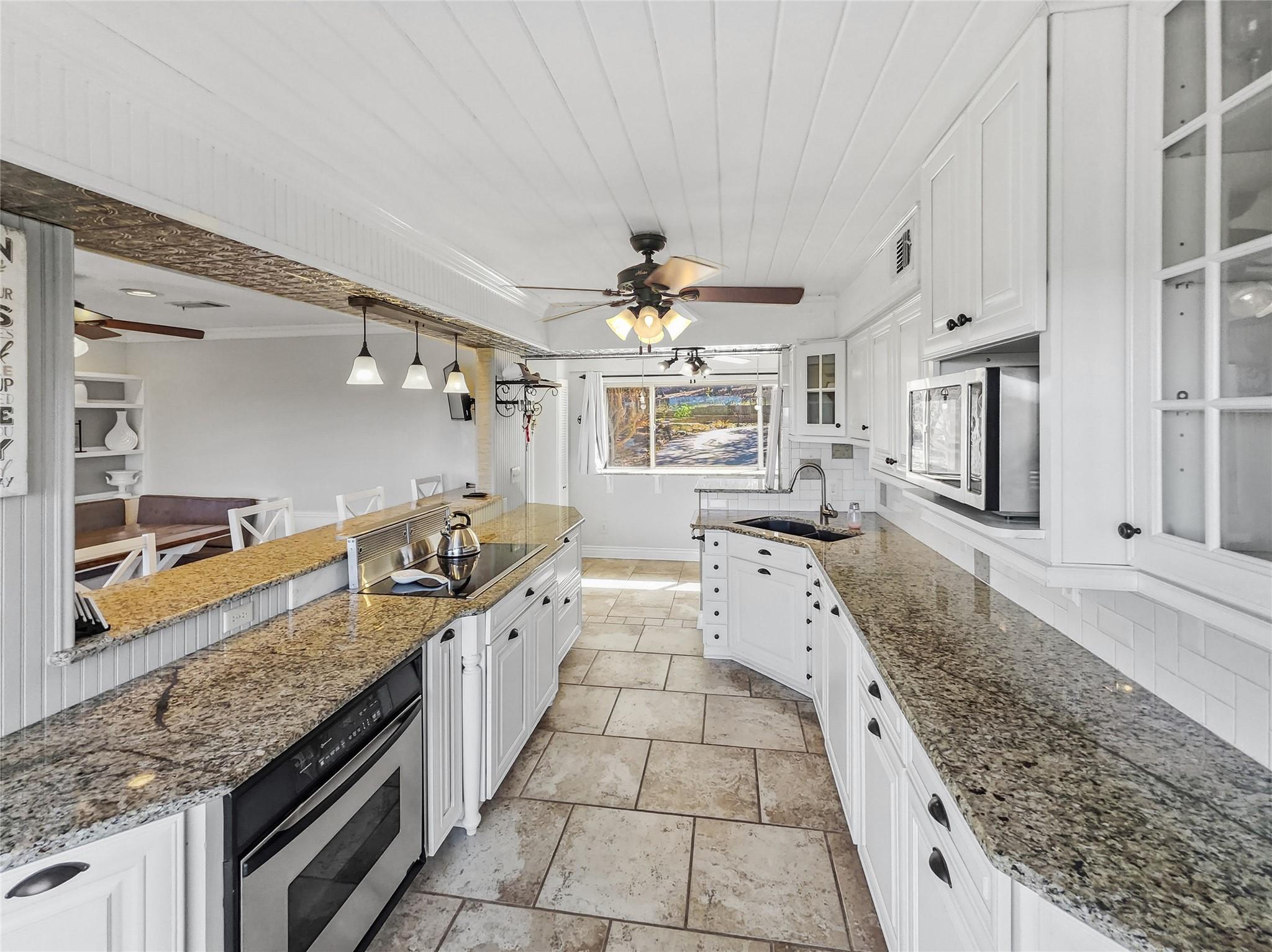 798 Fawn Trl, Canyon Lake, TX 78133