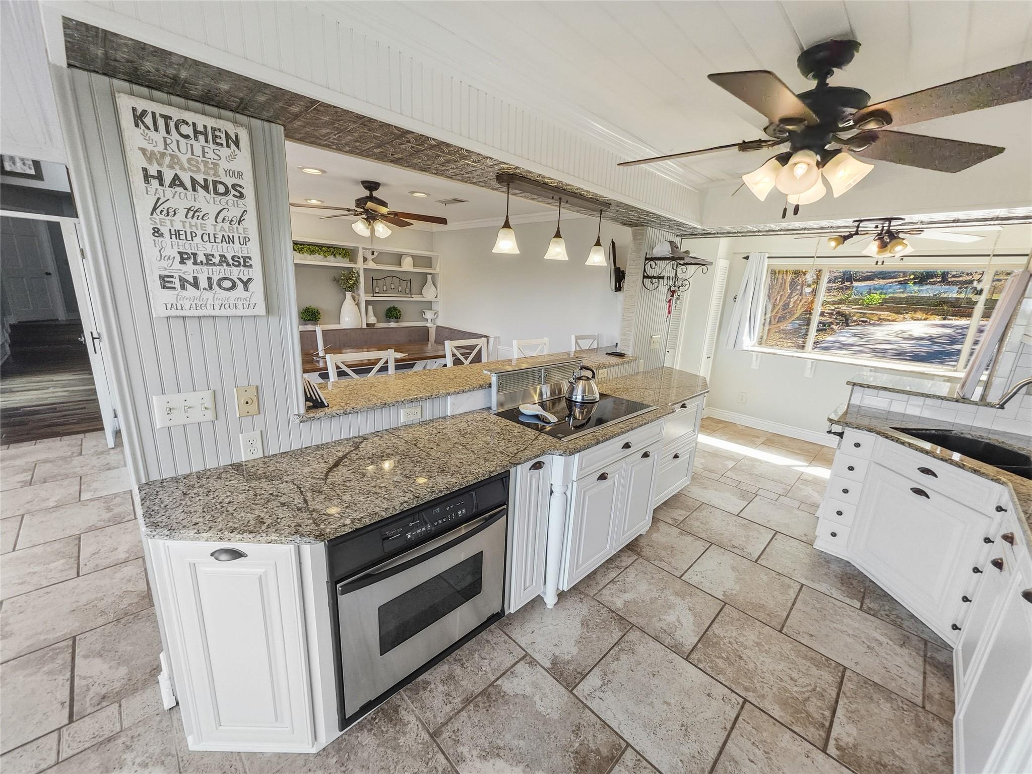 798 Fawn Trl, Canyon Lake, TX 78133