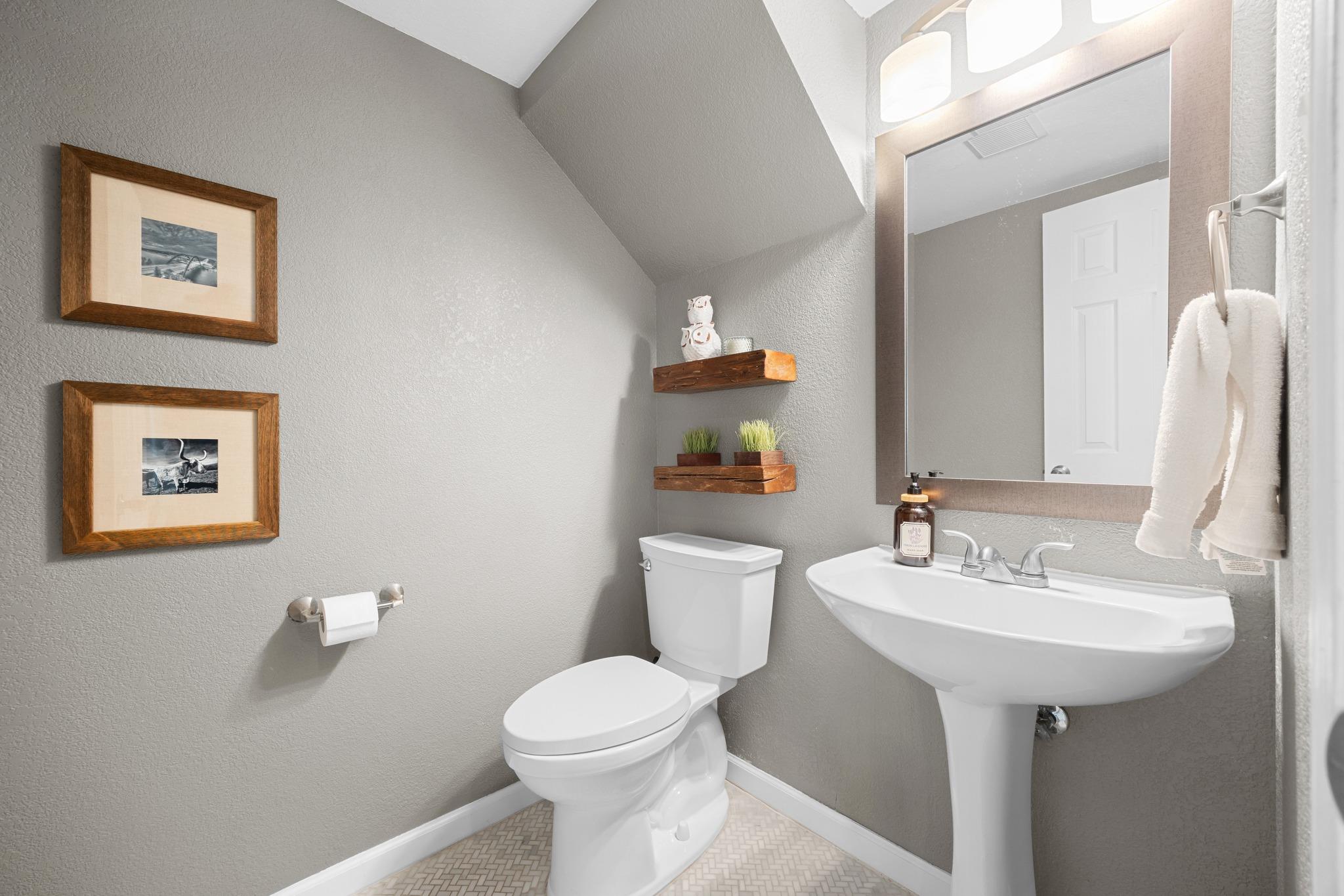 17041 Capri Isle Ln, Austin, TX 78717