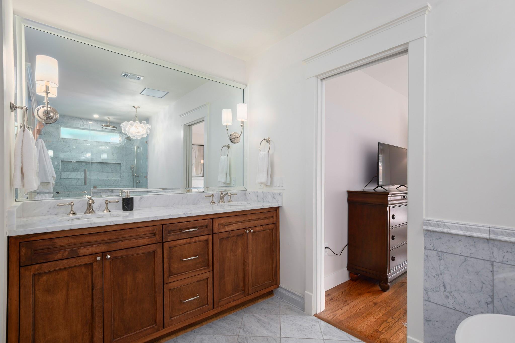 2109 Travis Heights Blvd, Austin, TX 78704