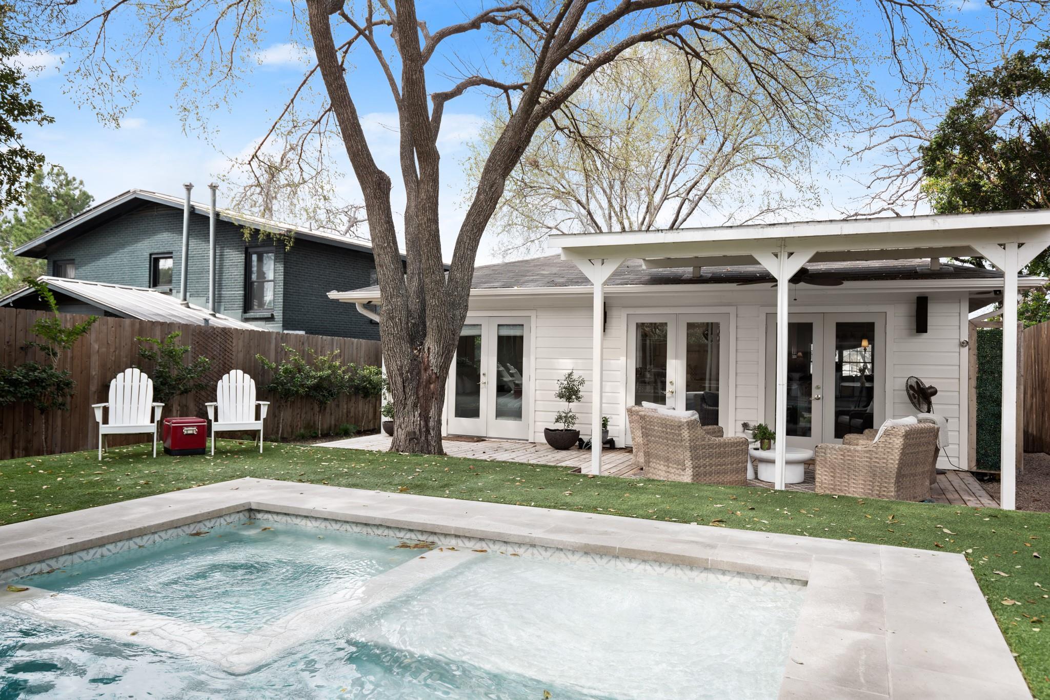 2109 Travis Heights Blvd, Austin, TX 78704