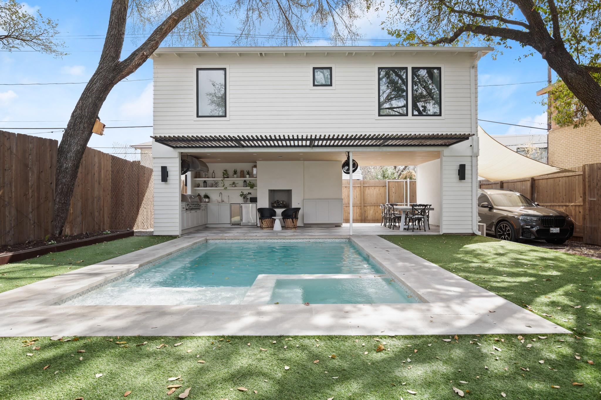 2109 Travis Heights Blvd, Austin, TX 78704