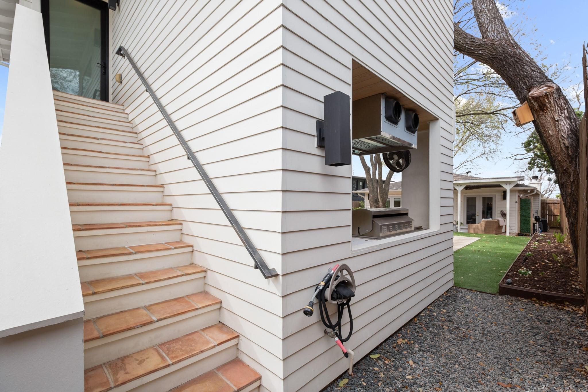 2109 Travis Heights Blvd, Austin, TX 78704