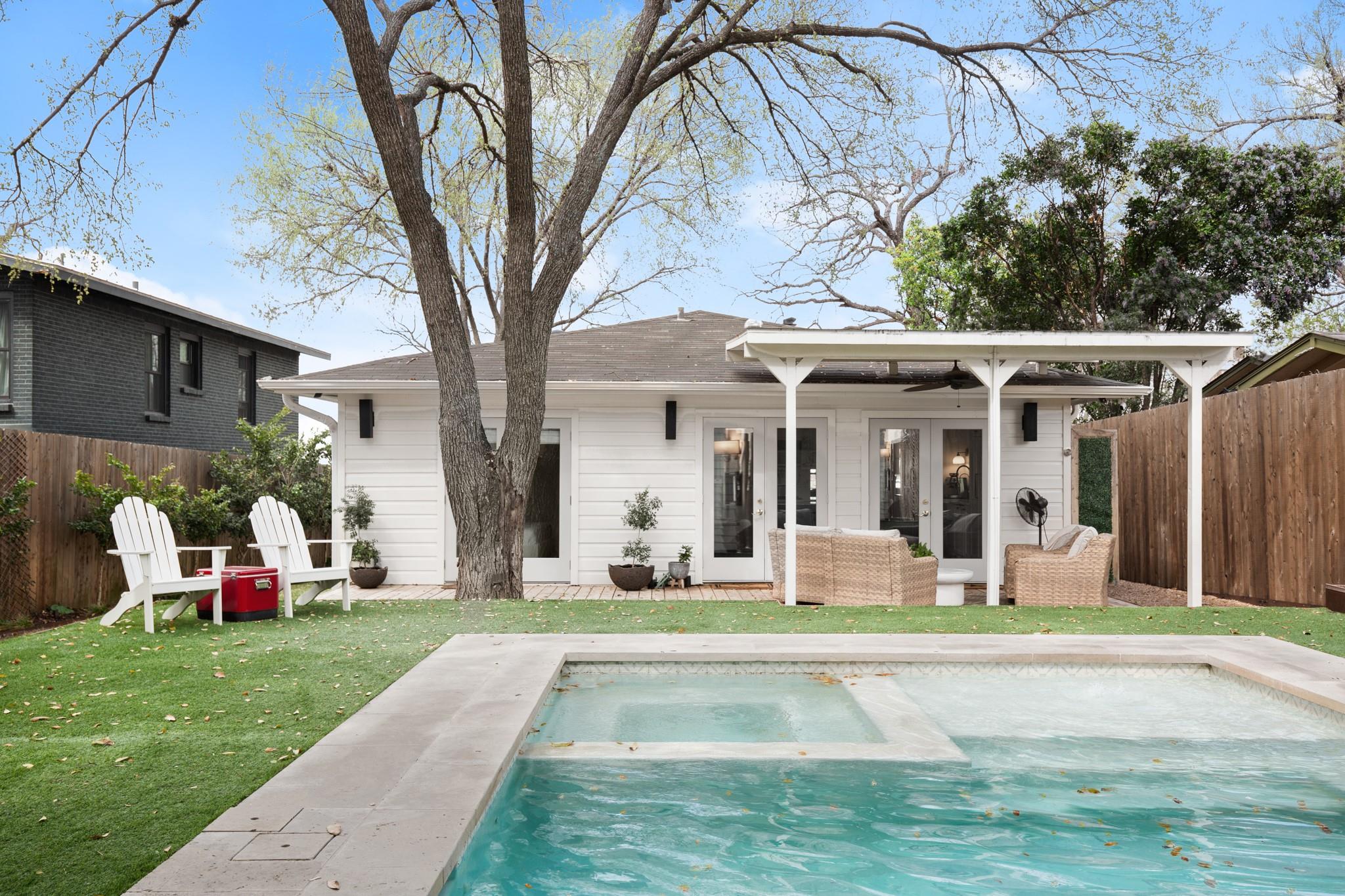 2109 Travis Heights Blvd, Austin, TX 78704