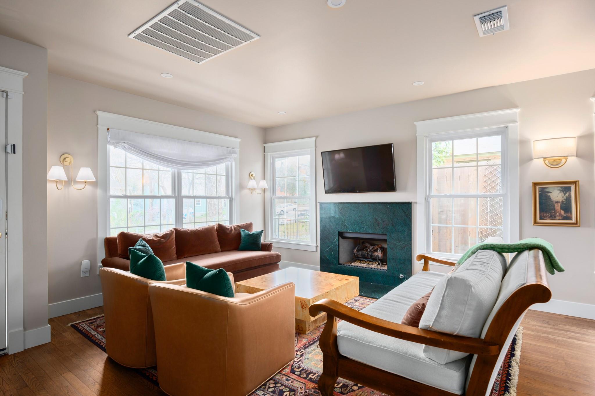 2109 Travis Heights Blvd, Austin, TX 78704