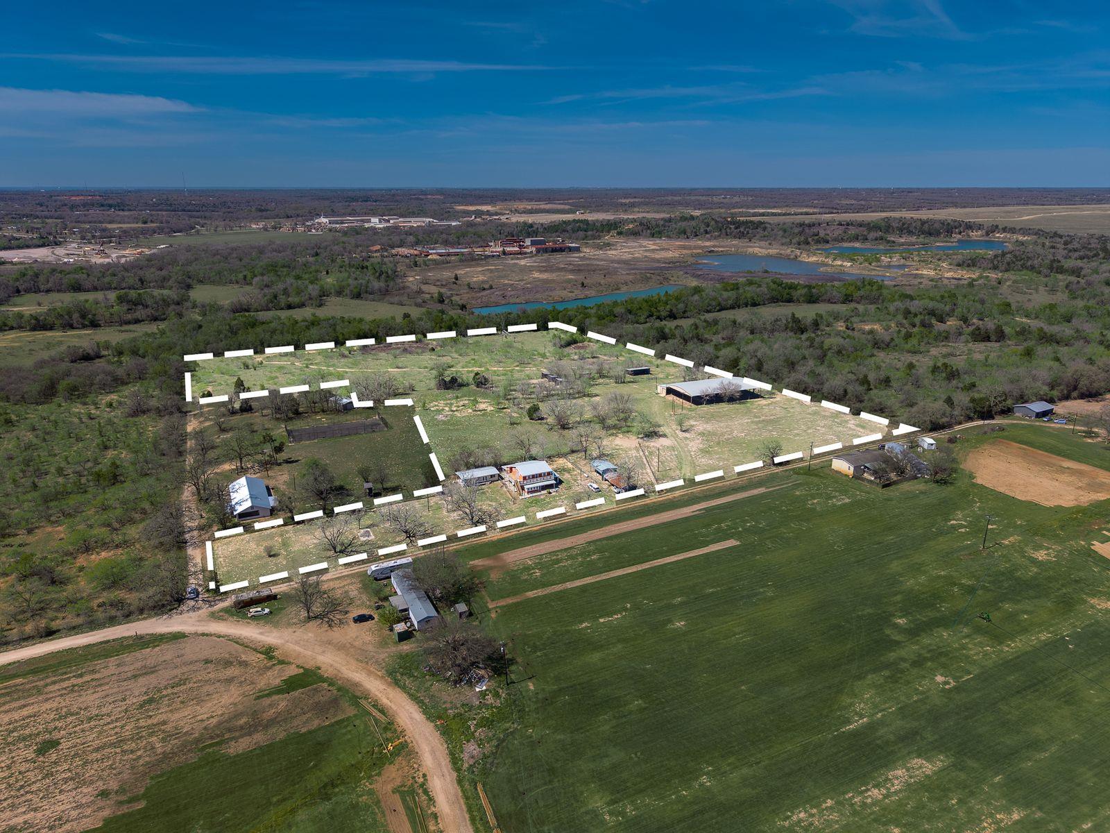 168 Potato Smith Rd, Elgin, TX 78621