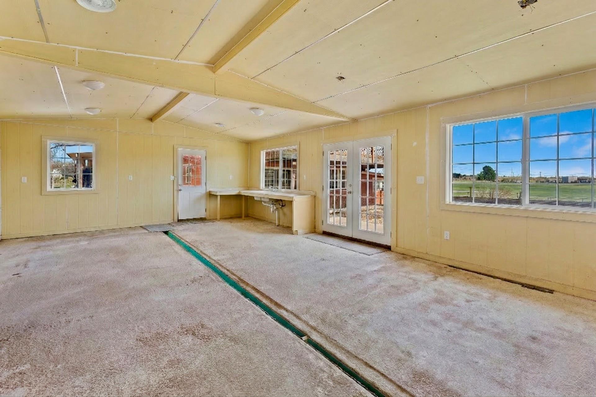 168 Potato Smith Rd, Elgin, TX 78621