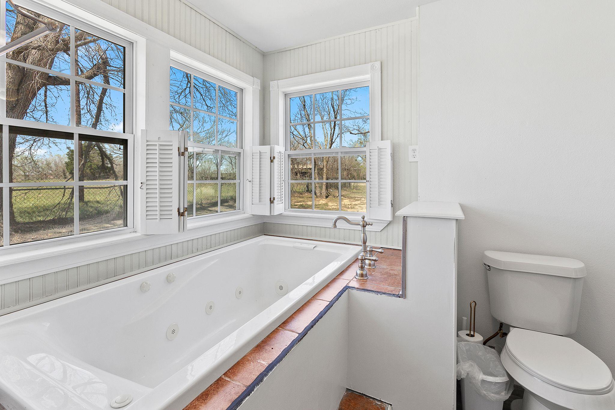 168 Potato Smith Rd, Elgin, TX 78621