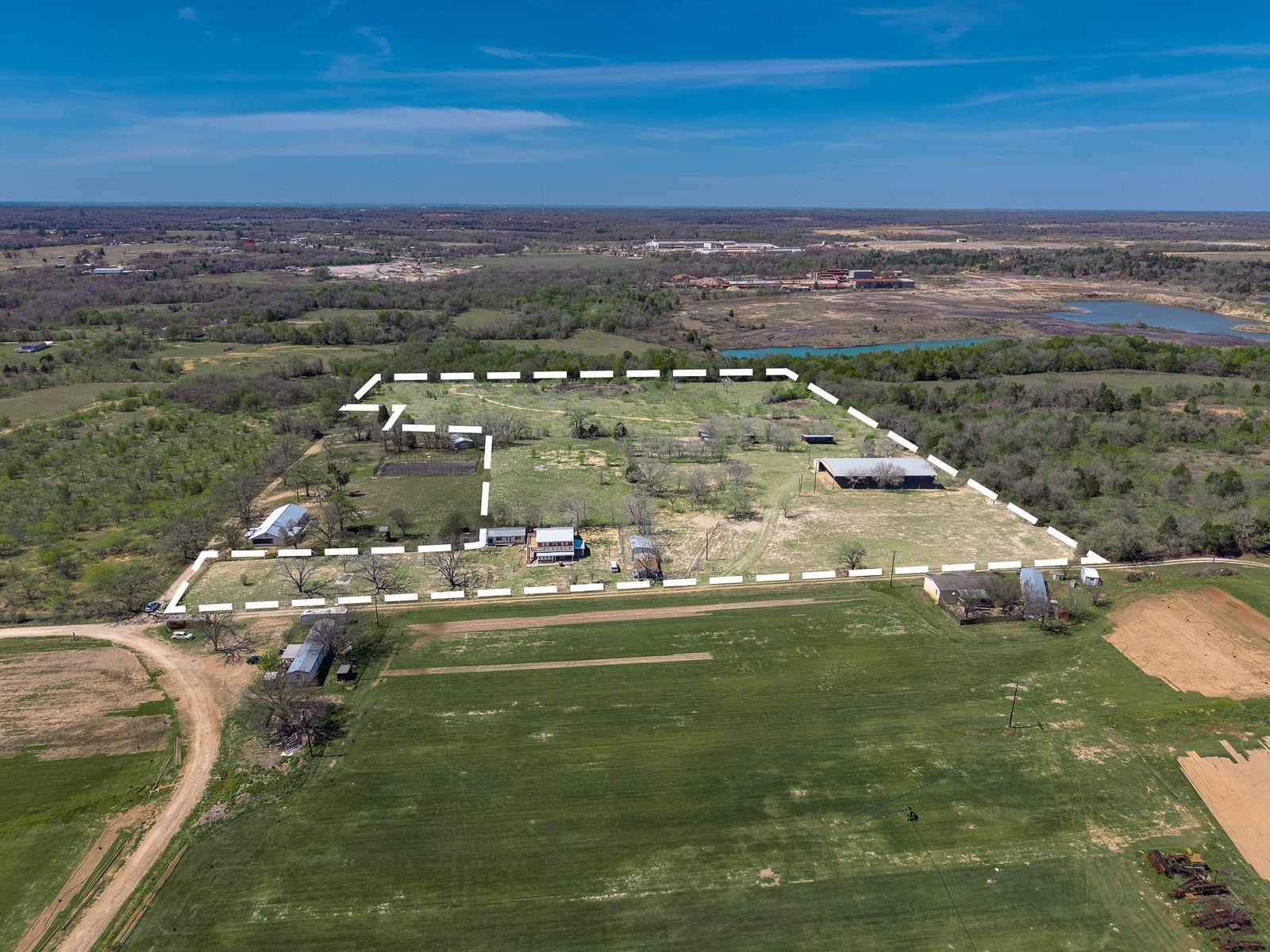 168 Potato Smith Rd, Elgin, TX 78621