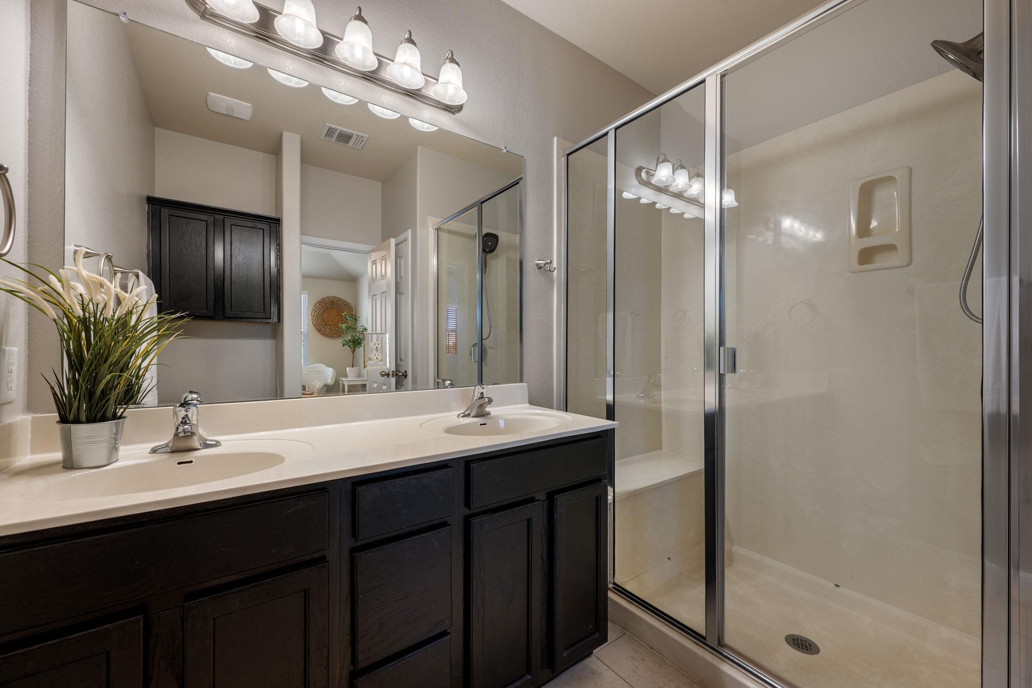 1044 Lost Pines Ln, Cedar Park, TX 78613