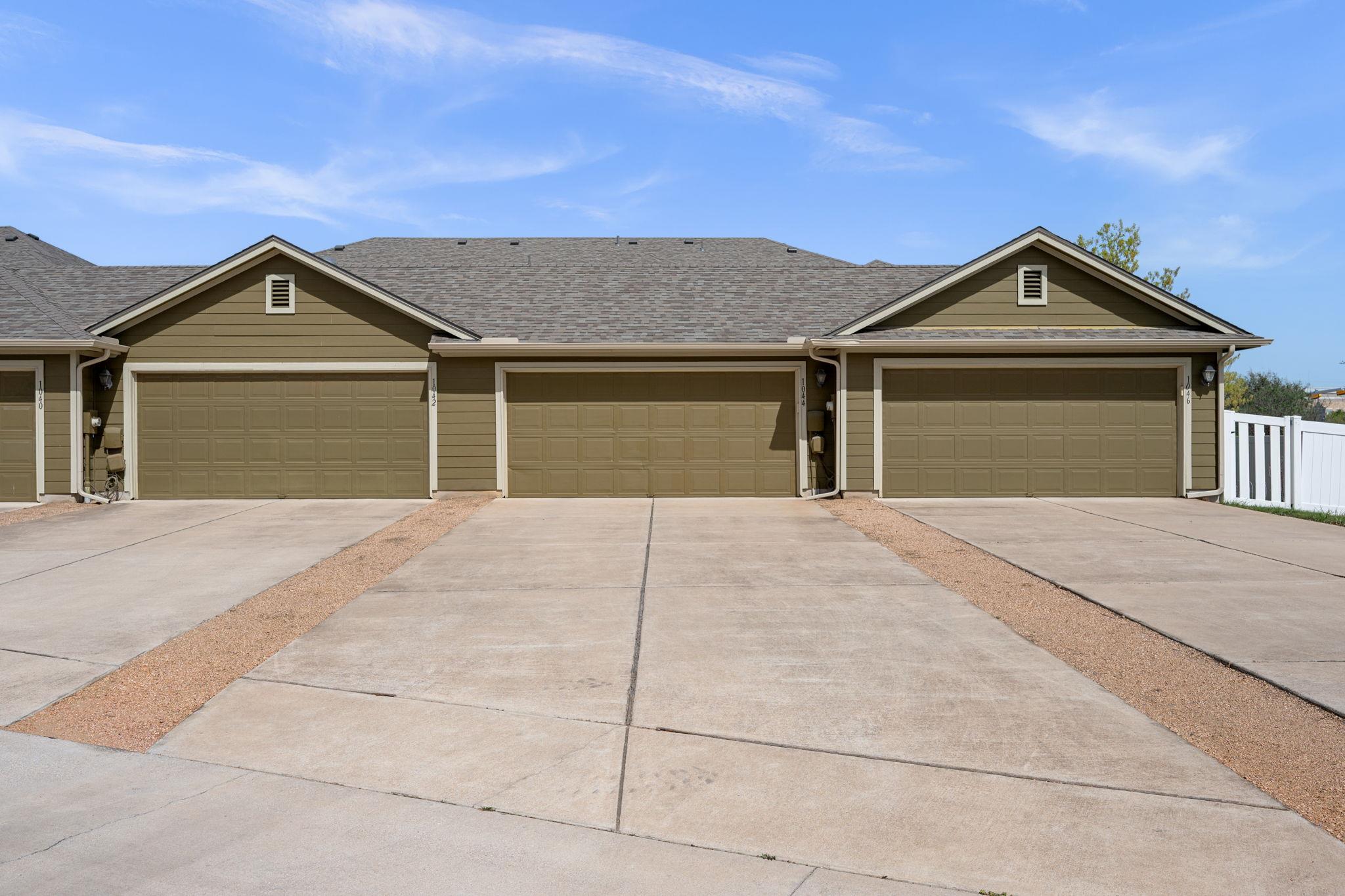 1044 Lost Pines Ln, Cedar Park, TX 78613