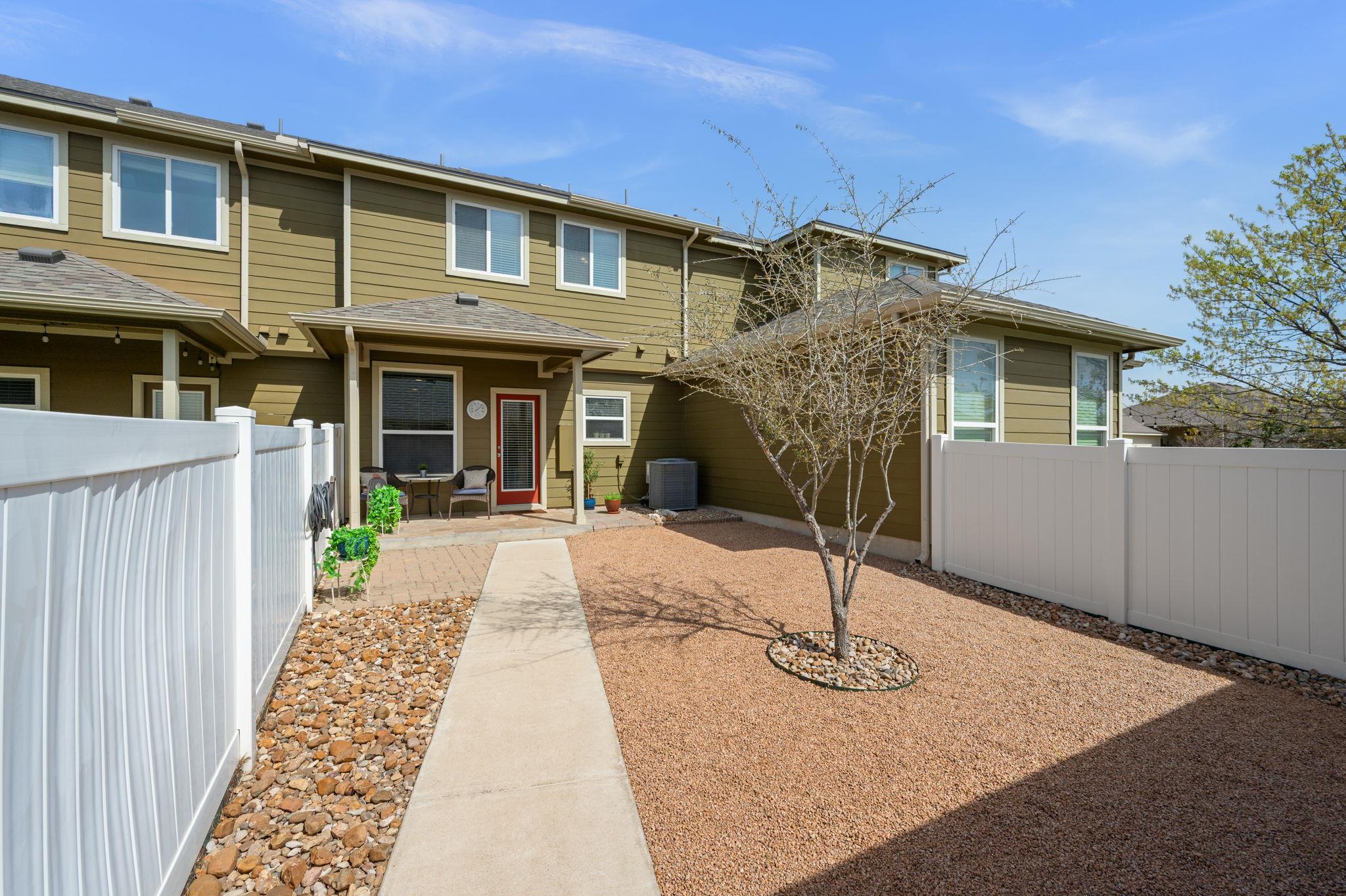 1044 Lost Pines Ln, Cedar Park, TX 78613