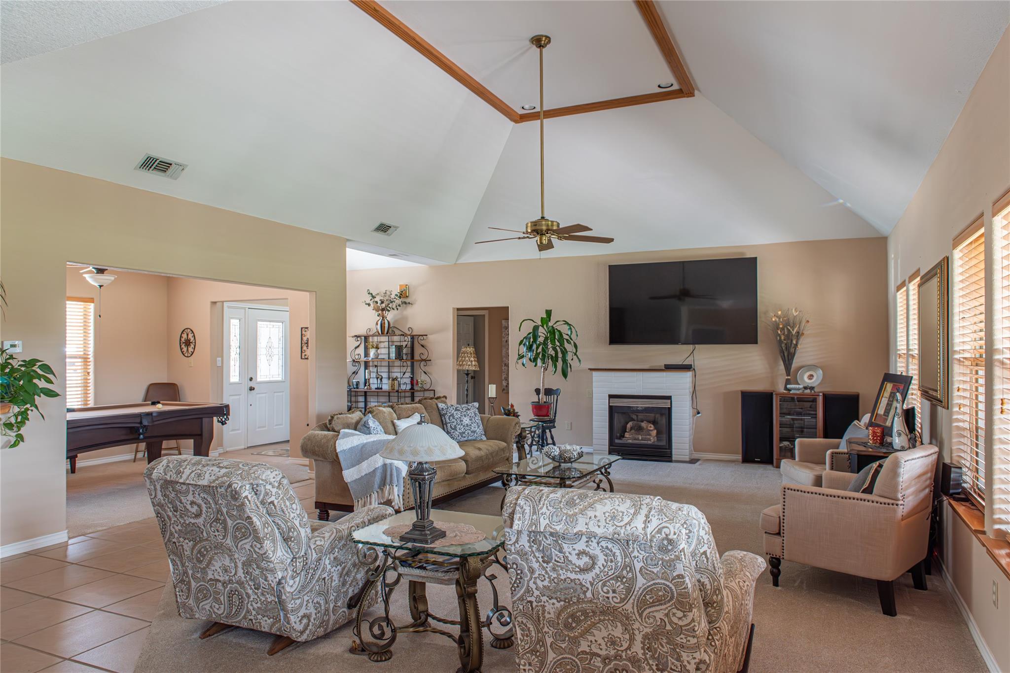 105 Wallace Riddell Dr, Burnet, TX 78611