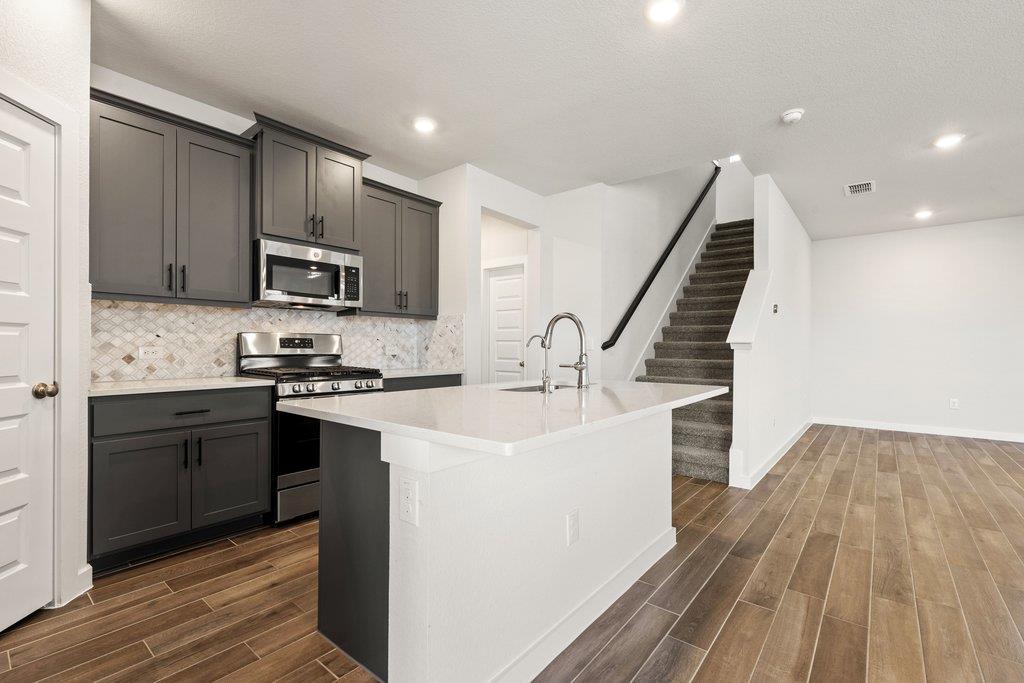 368 Banff Dr, Kyle, TX 78640