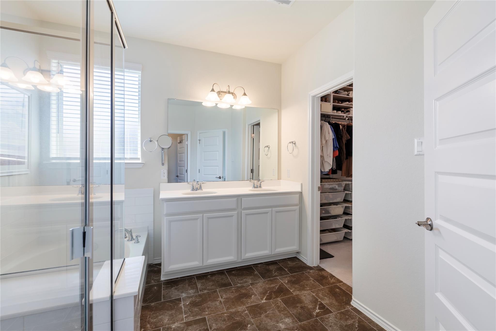 1001 McCormick Cv, Hutto, TX 78634