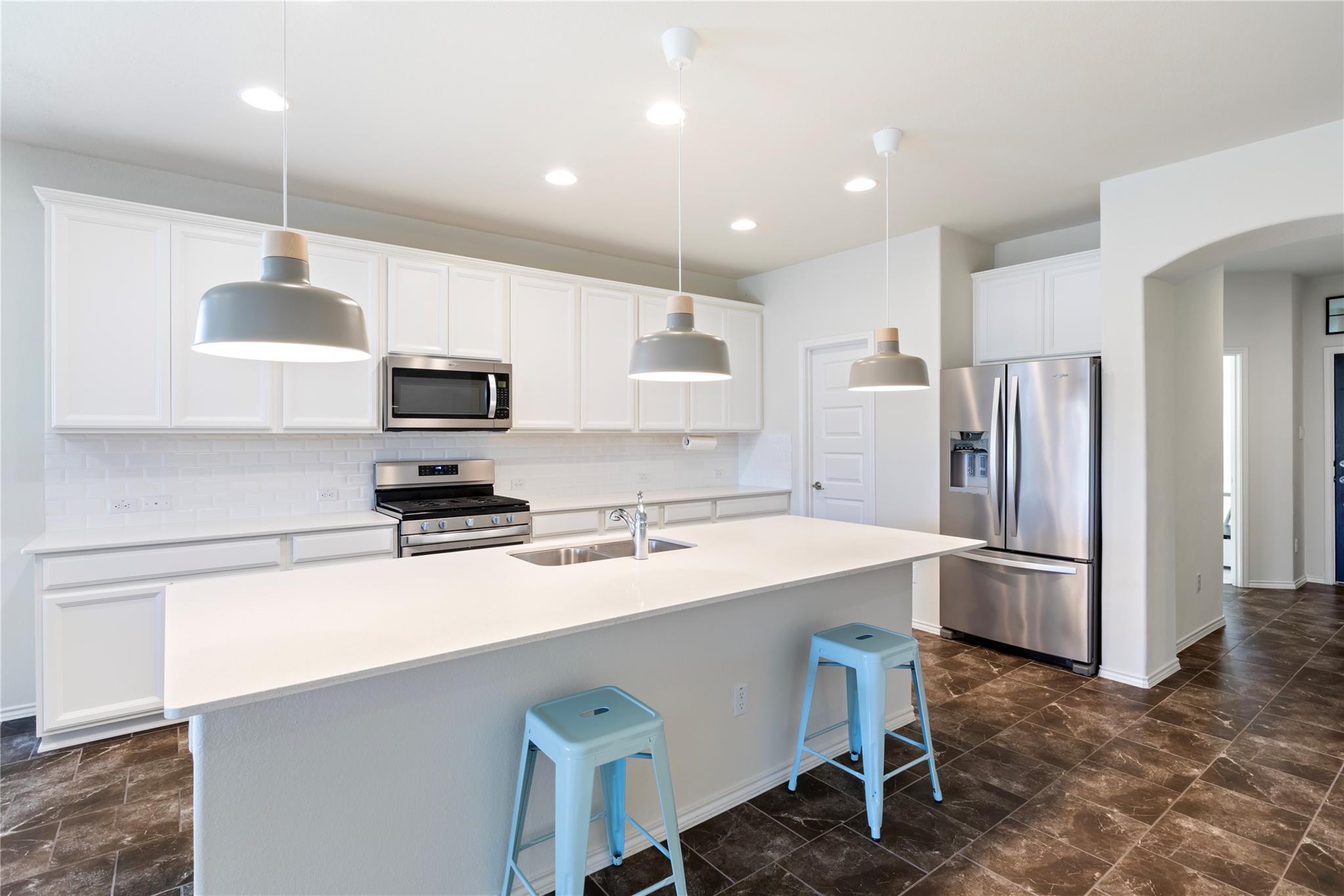 1001 McCormick Cv, Hutto, TX 78634