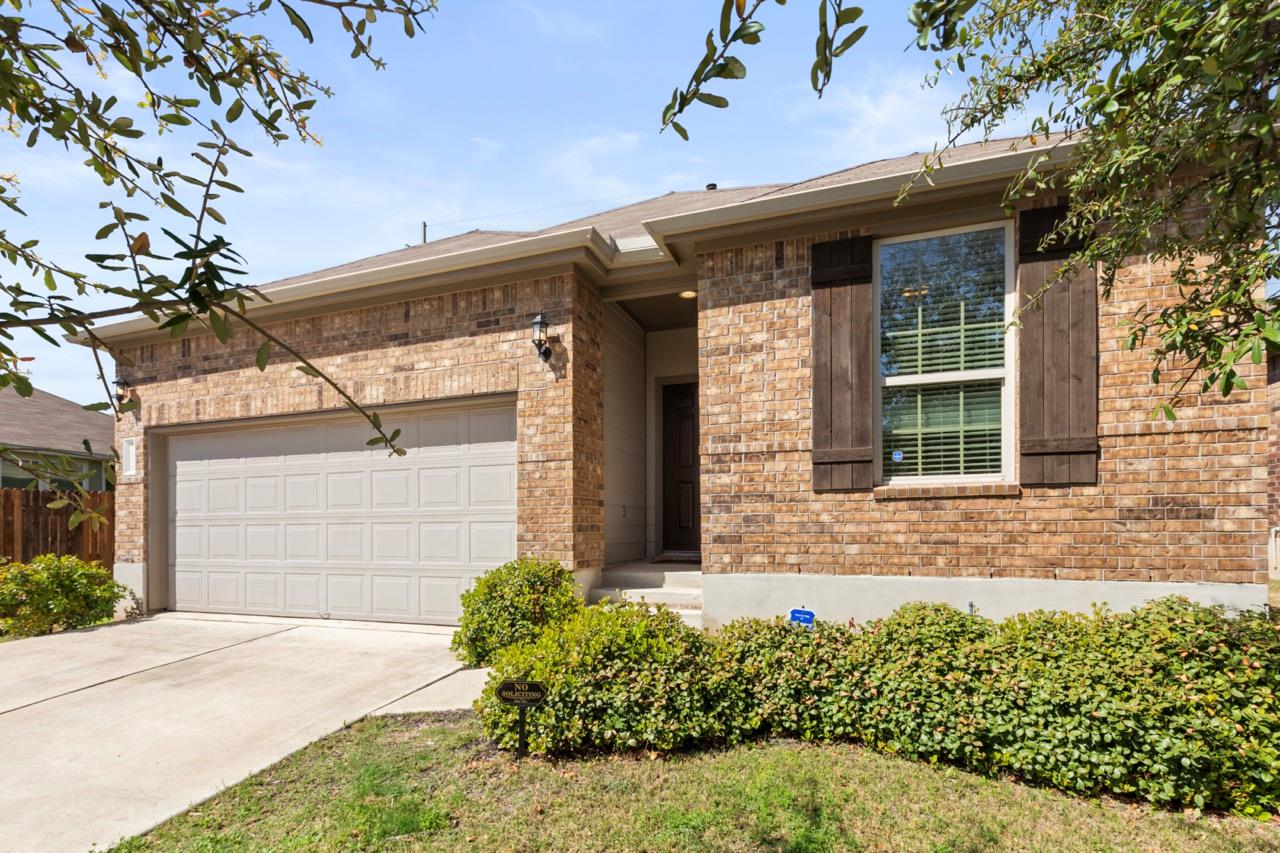 1001 McCormick Cv, Hutto, TX 78634
