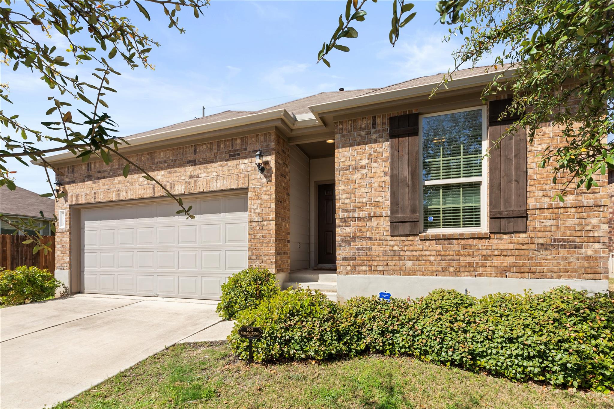 1001 McCormick Cv, Hutto, TX 78634