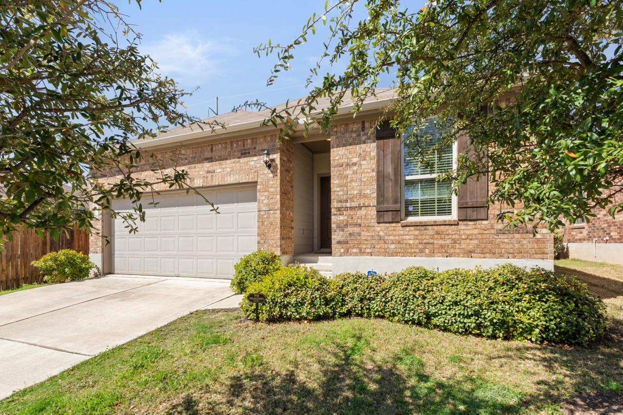1001 McCormick Cv, Hutto, TX 78634