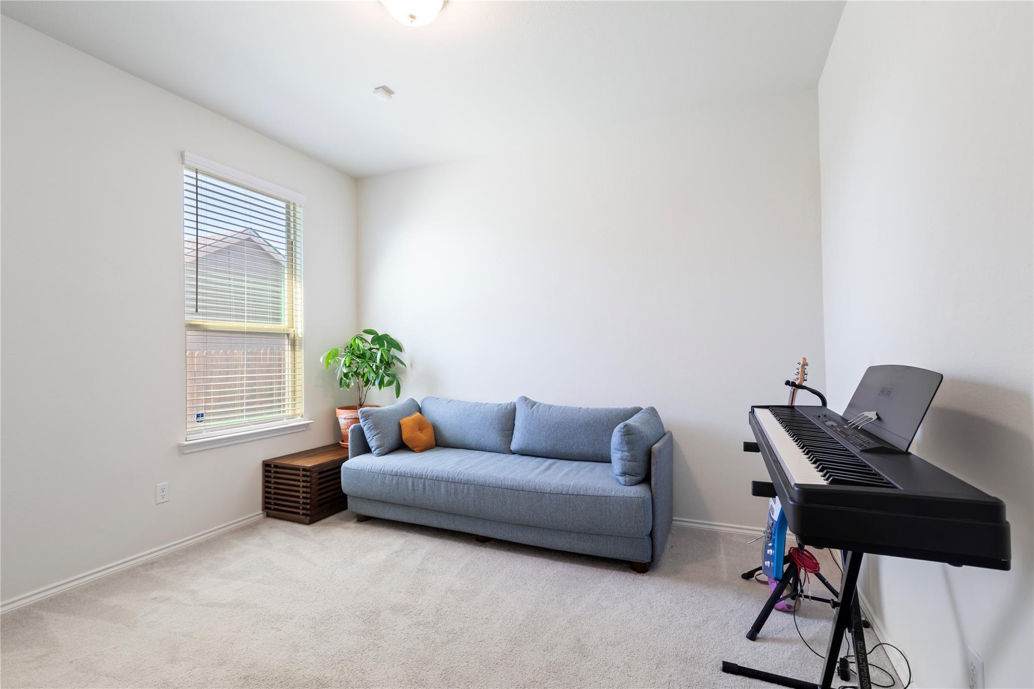 1001 McCormick Cv, Hutto, TX 78634