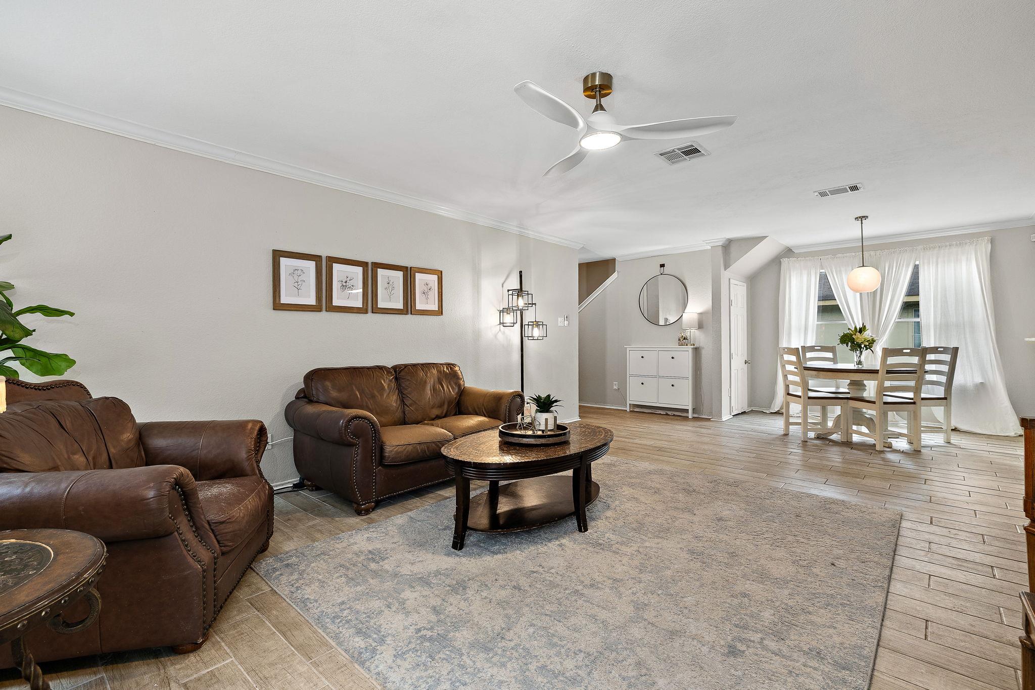 107 Easy St, Hutto, TX 78634