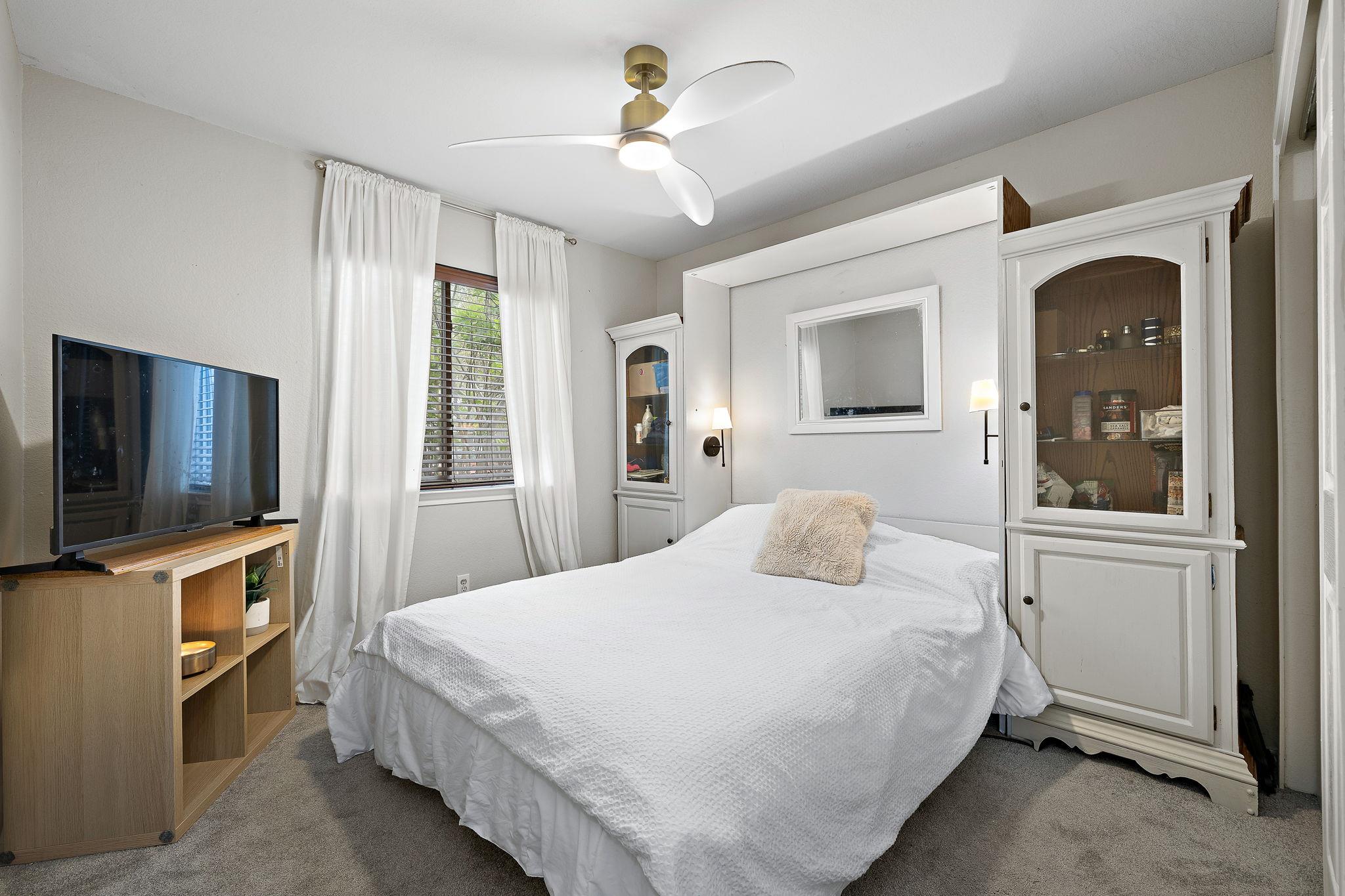 107 Easy St, Hutto, TX 78634