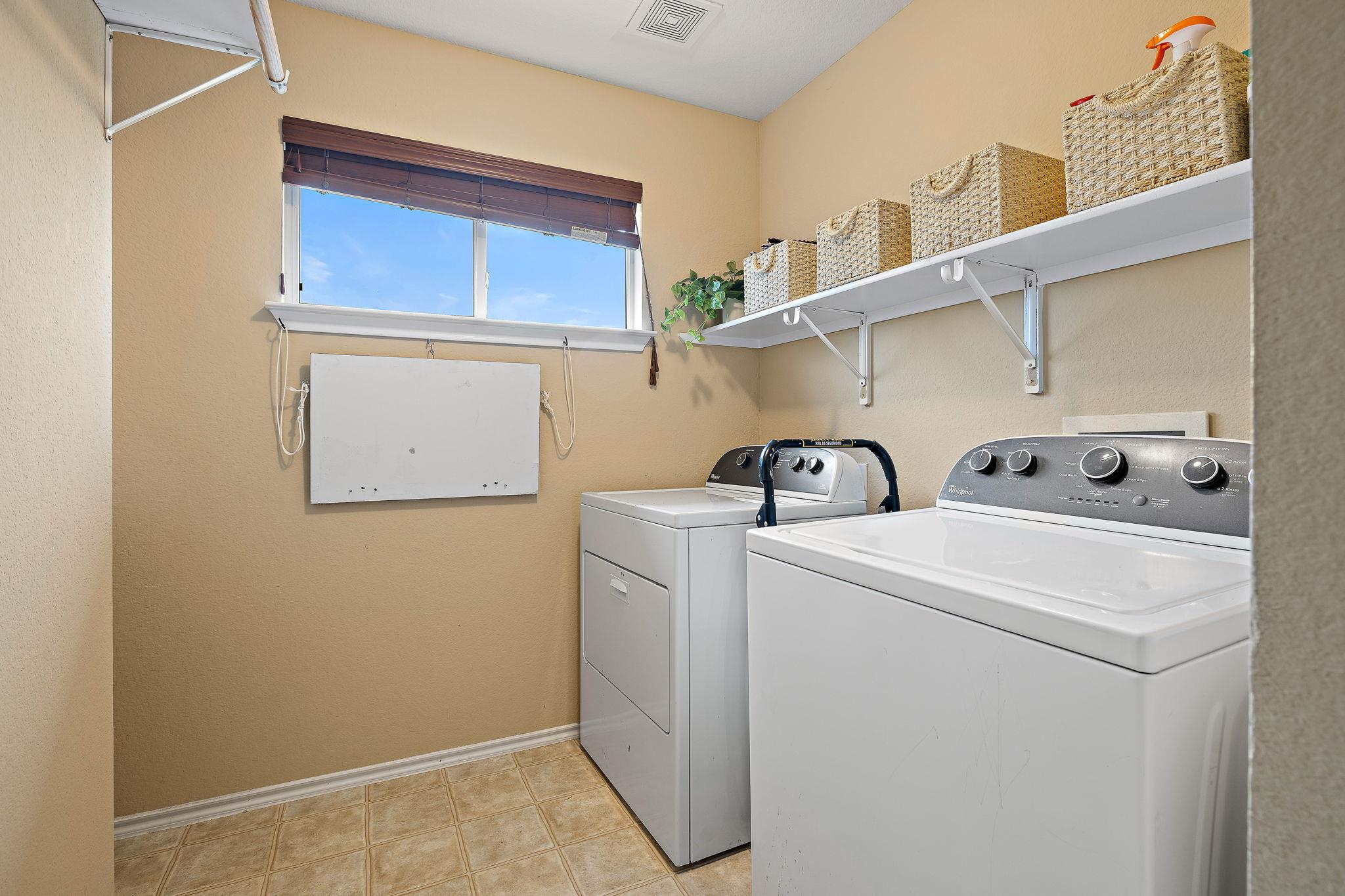 107 Easy St, Hutto, TX 78634