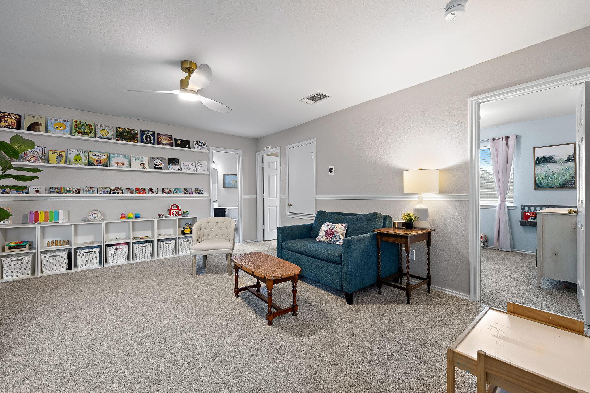 107 Easy St, Hutto, TX 78634