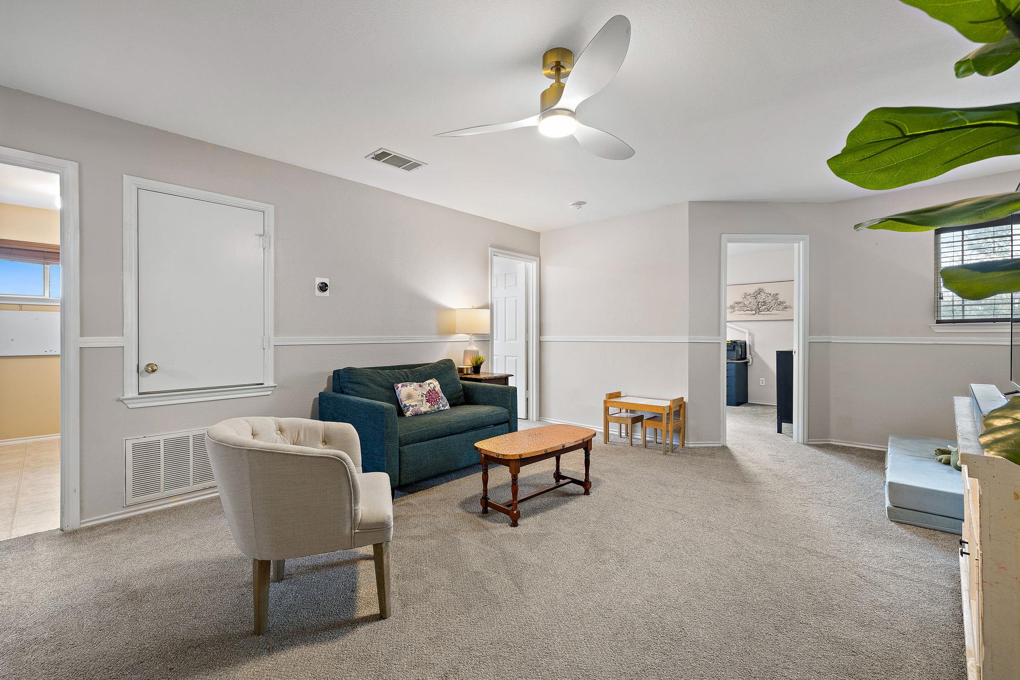 107 Easy St, Hutto, TX 78634