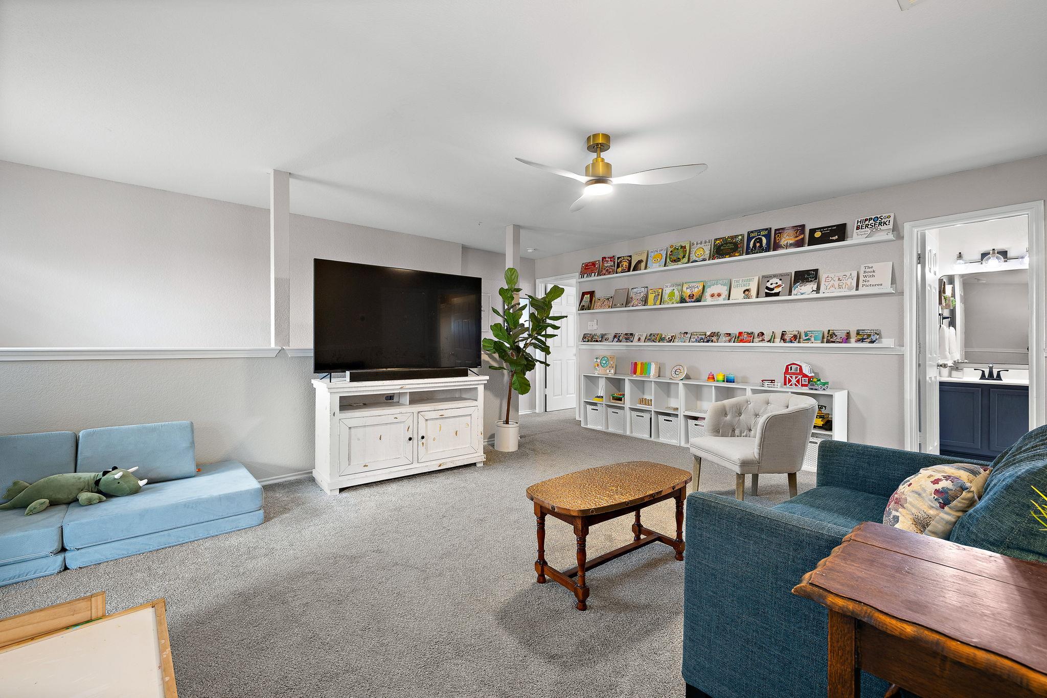 107 Easy St, Hutto, TX 78634