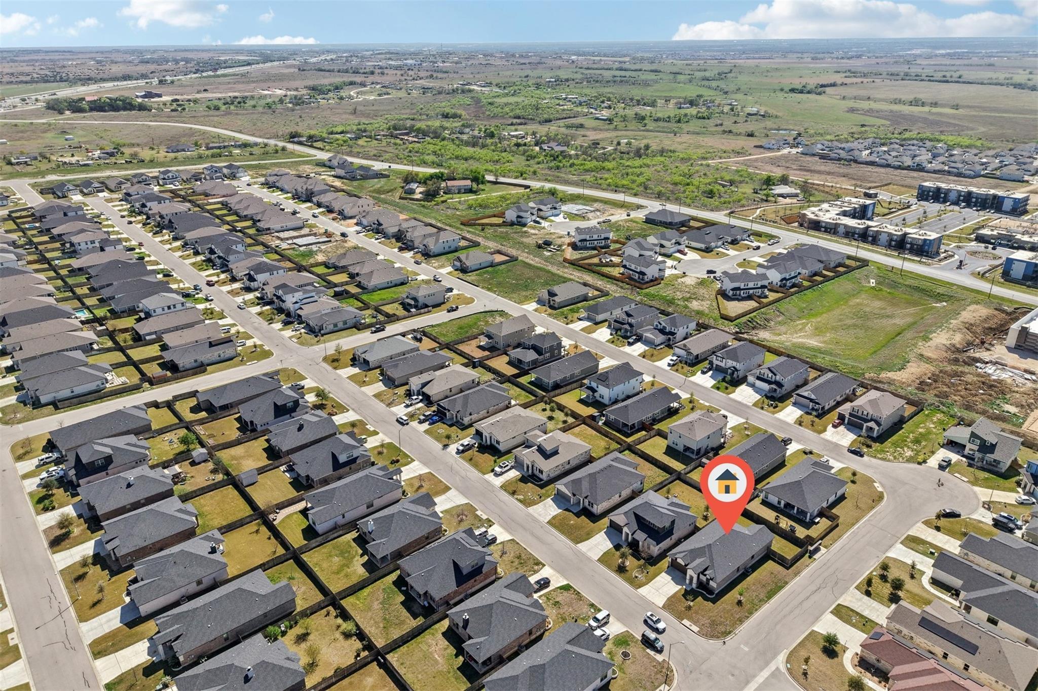 500 Seabiscuit Dr, Jarrell, TX 76537