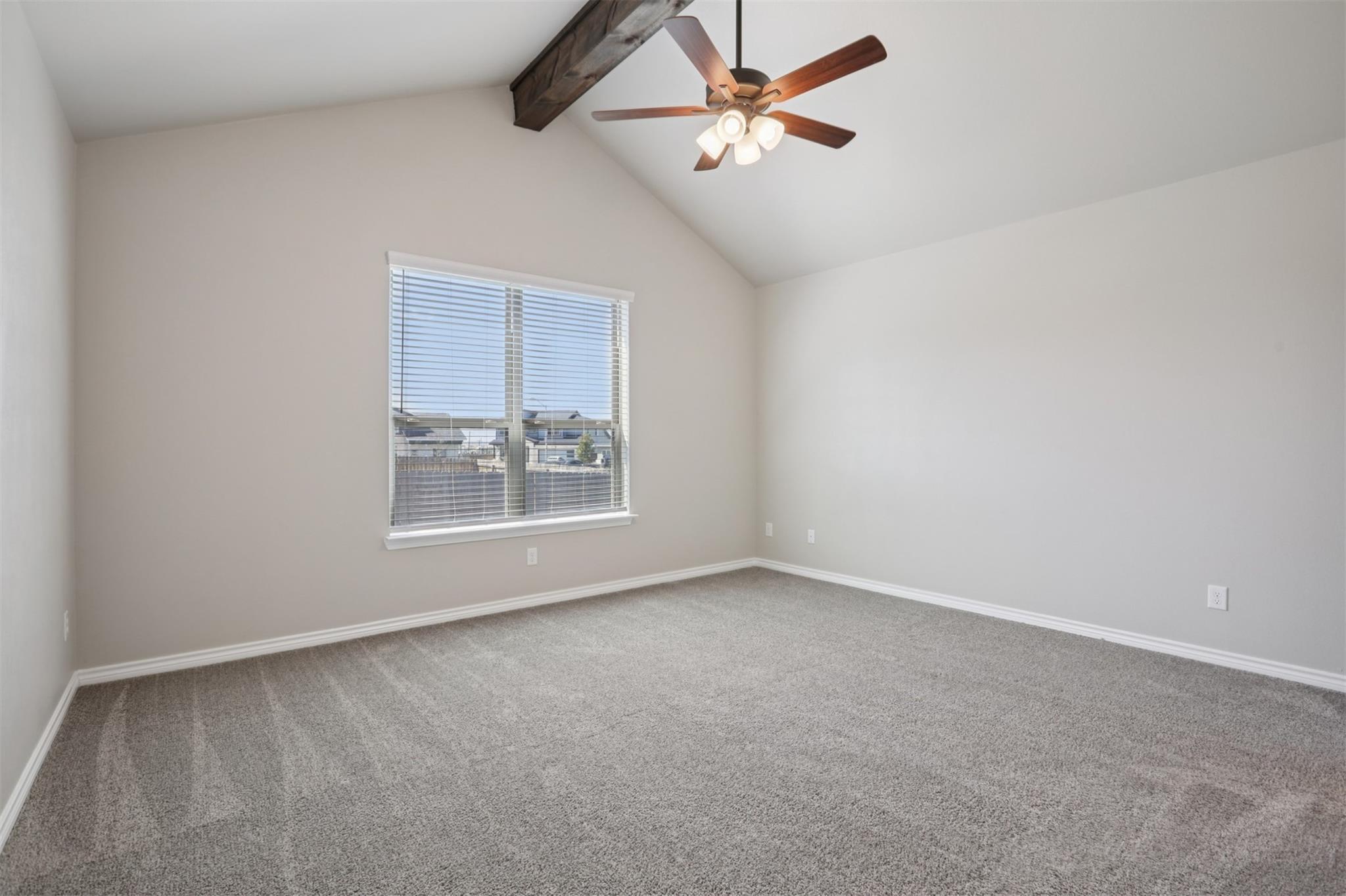 500 Seabiscuit Dr, Jarrell, TX 76537