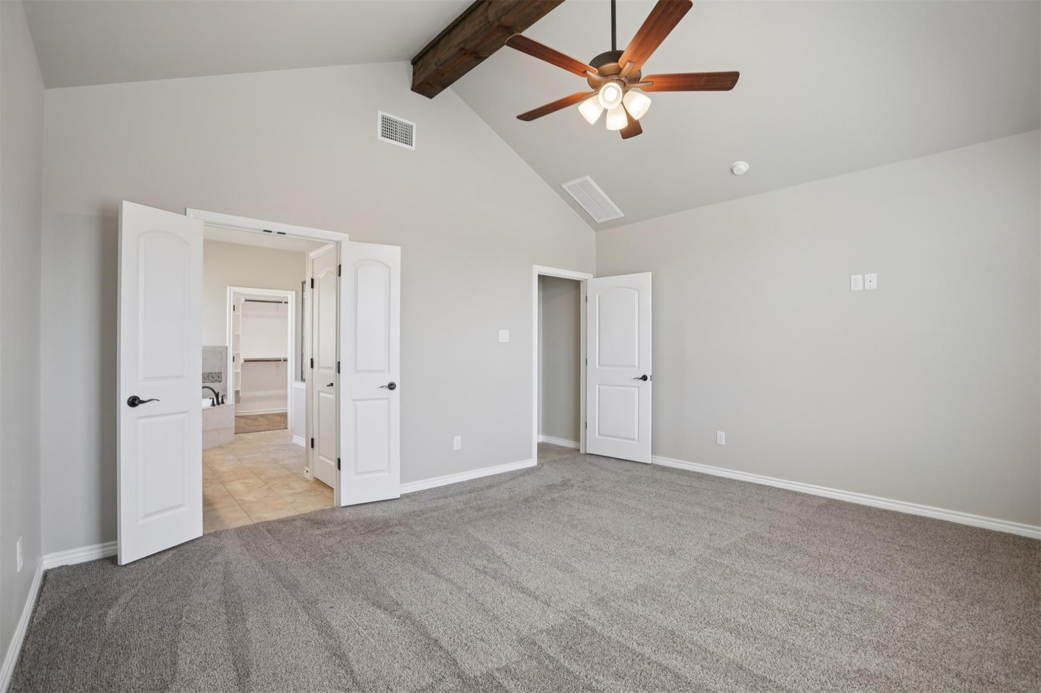 500 Seabiscuit Dr, Jarrell, TX 76537