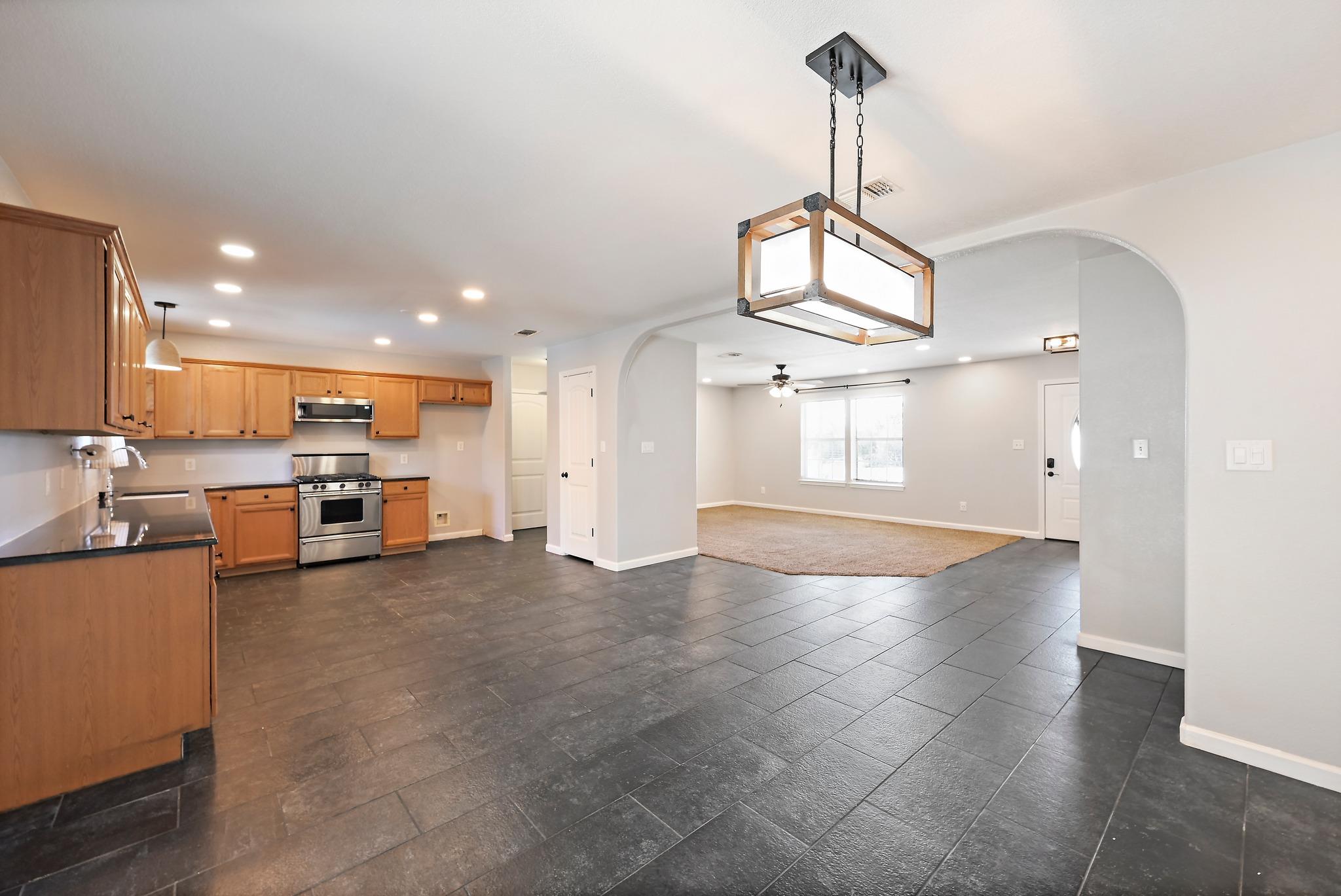 141 Arnold Dr, Canyon Lake, TX 78133