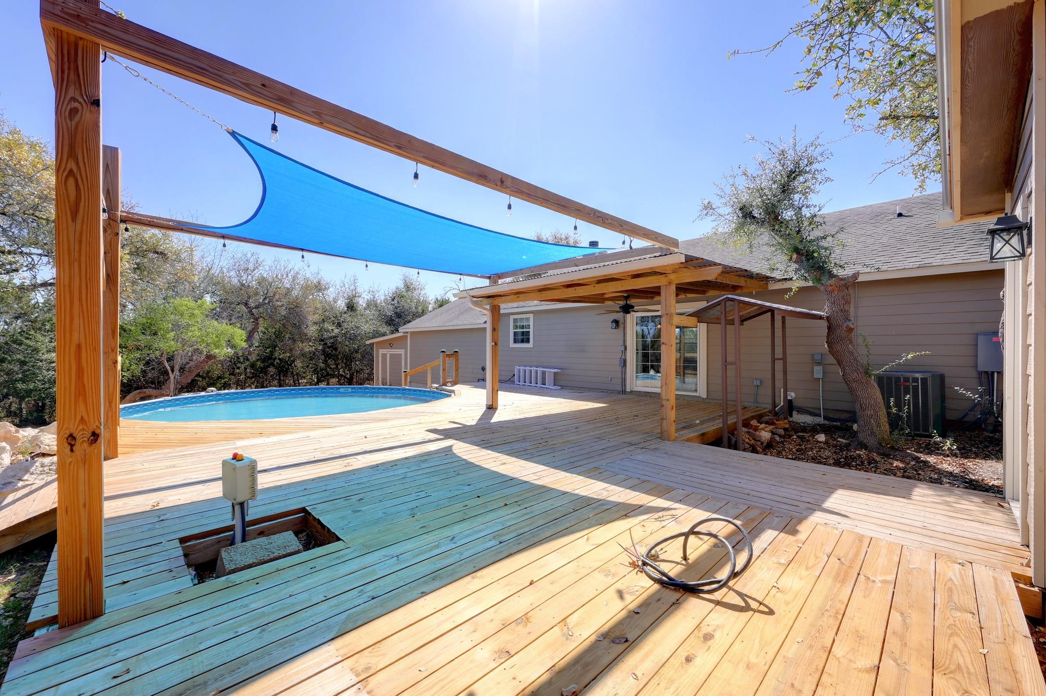 141 Arnold Dr, Canyon Lake, TX 78133