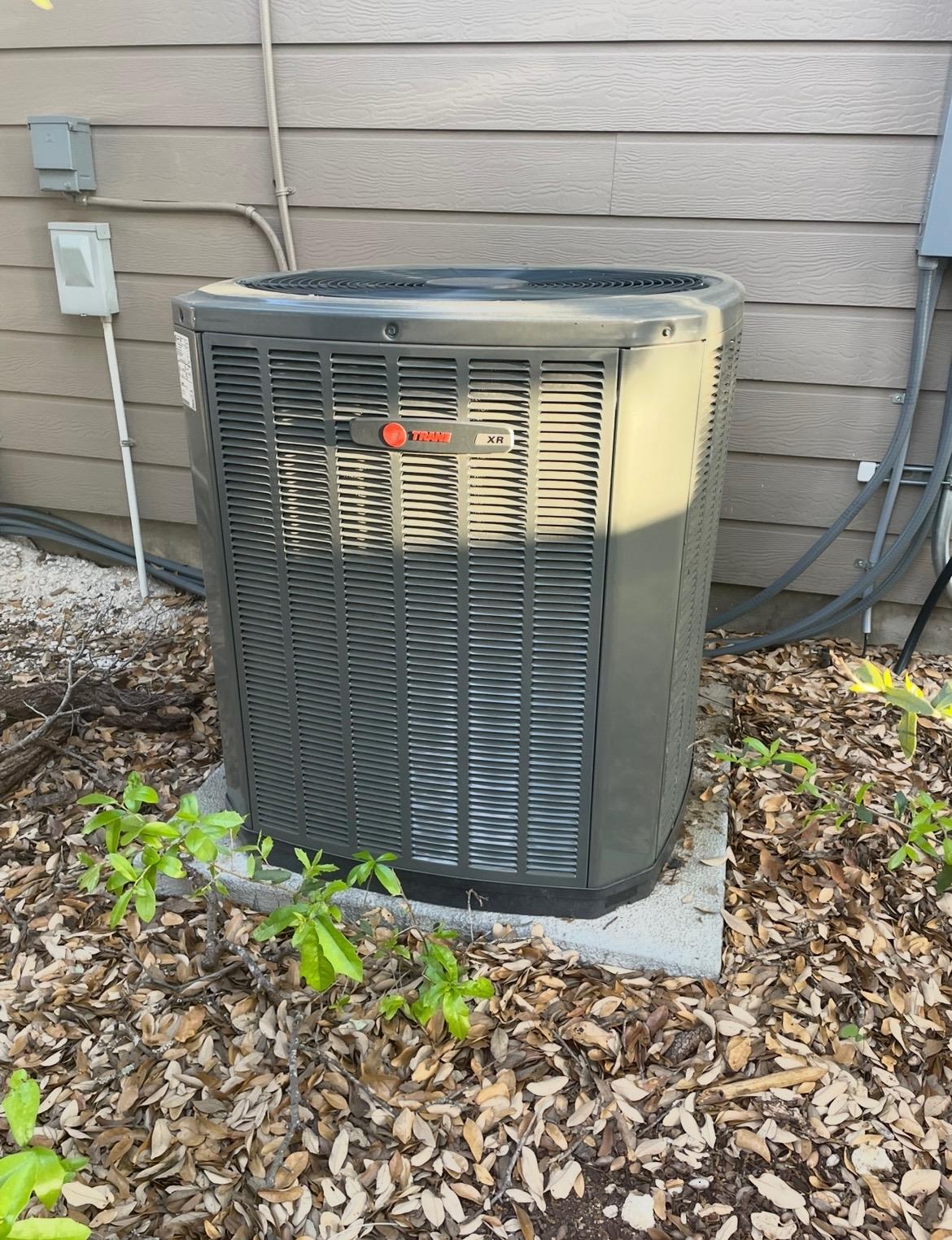 141 Arnold Dr, Canyon Lake, TX 78133