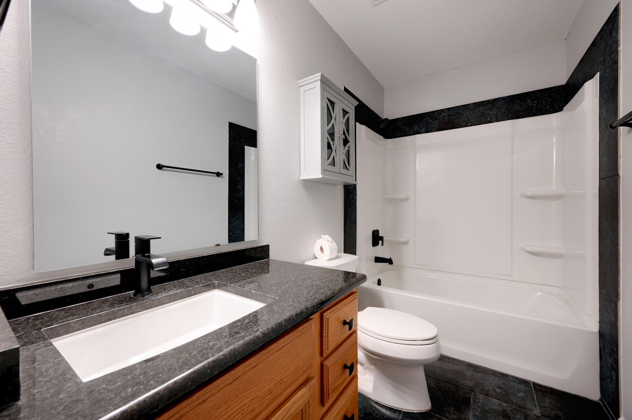 141 Arnold Dr, Canyon Lake, TX 78133