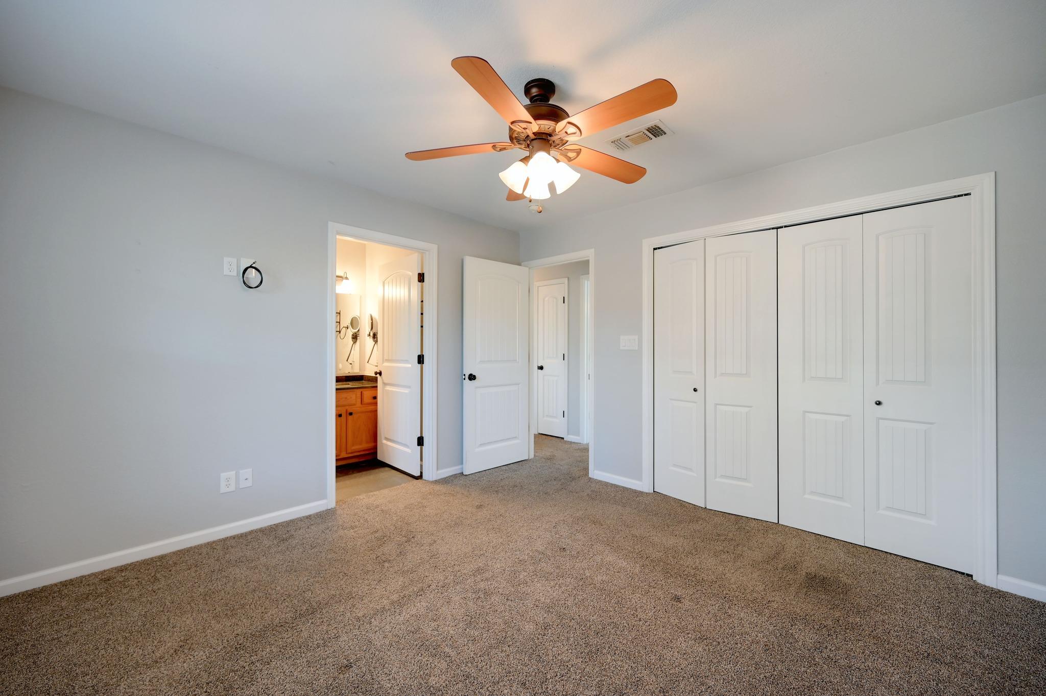 141 Arnold Dr, Canyon Lake, TX 78133