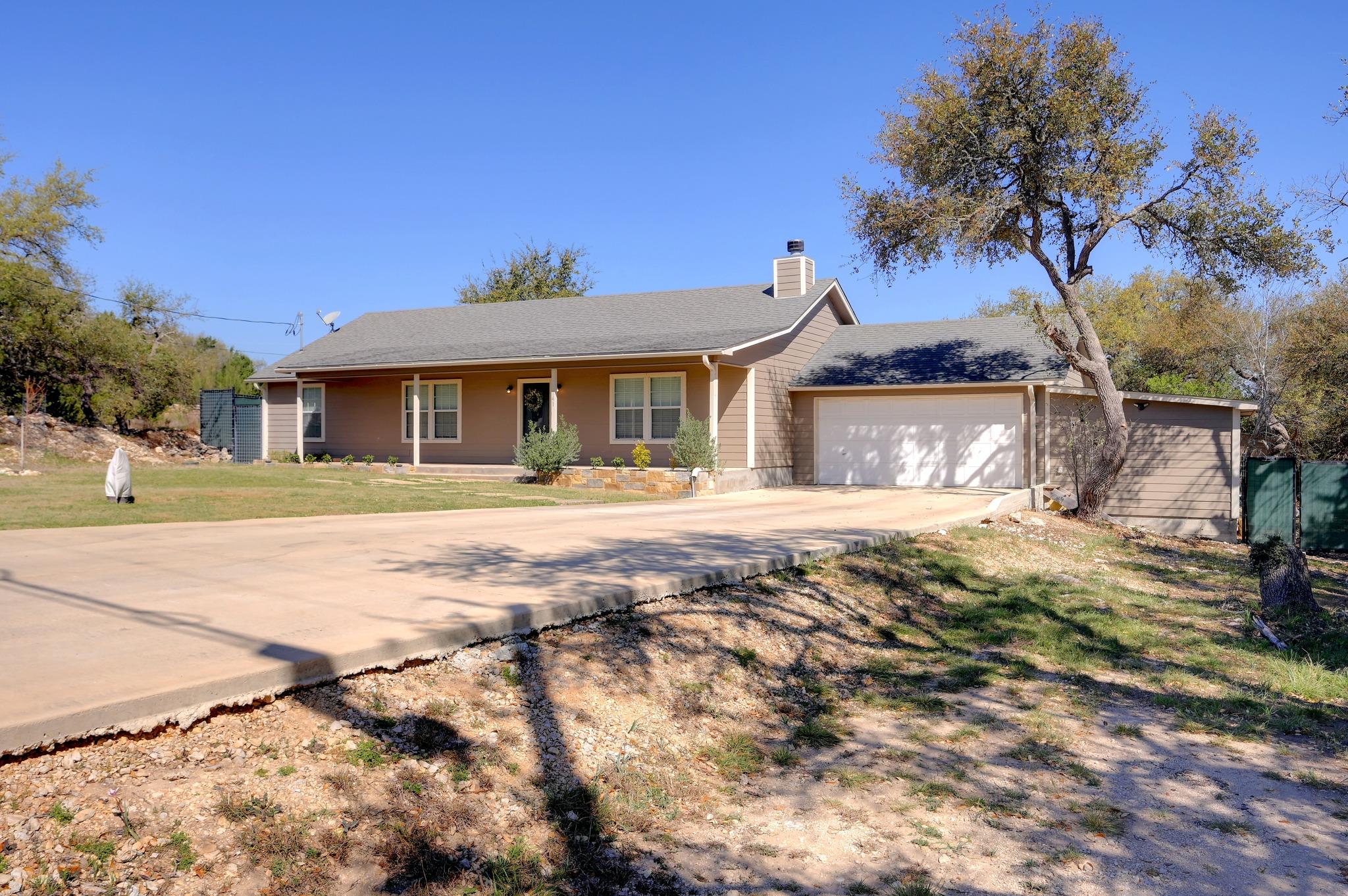 141 Arnold Dr, Canyon Lake, TX 78133