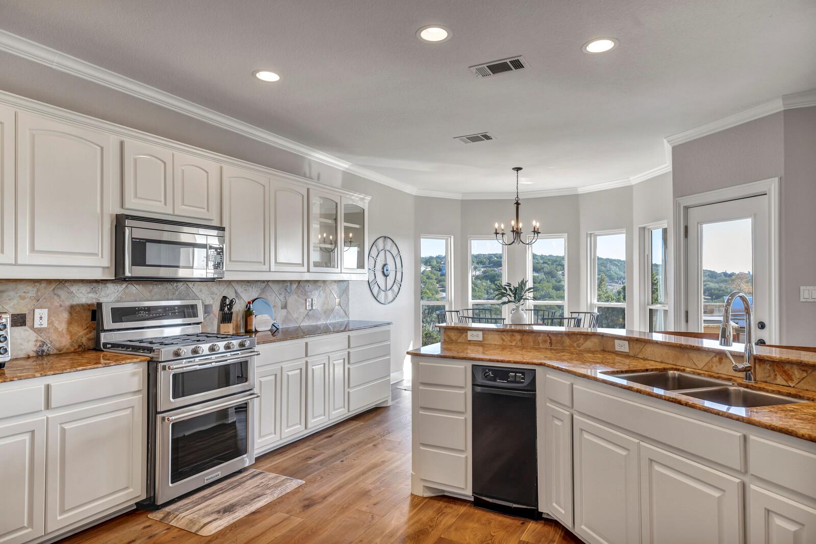 3111 Burnside Cir, Lago Vista, TX 78645