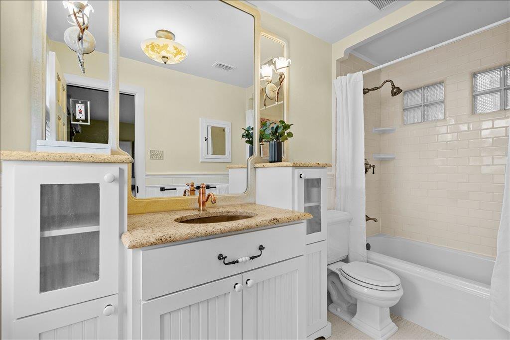 7703 Banpass Ln, Austin, TX 78736