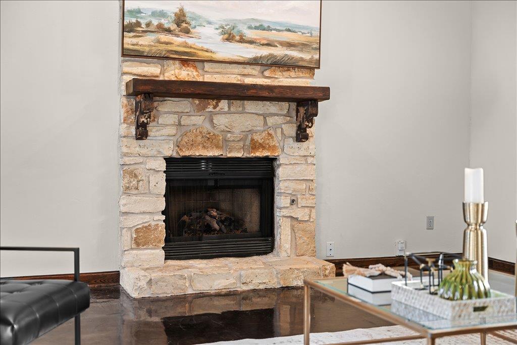 7703 Banpass Ln, Austin, TX 78736