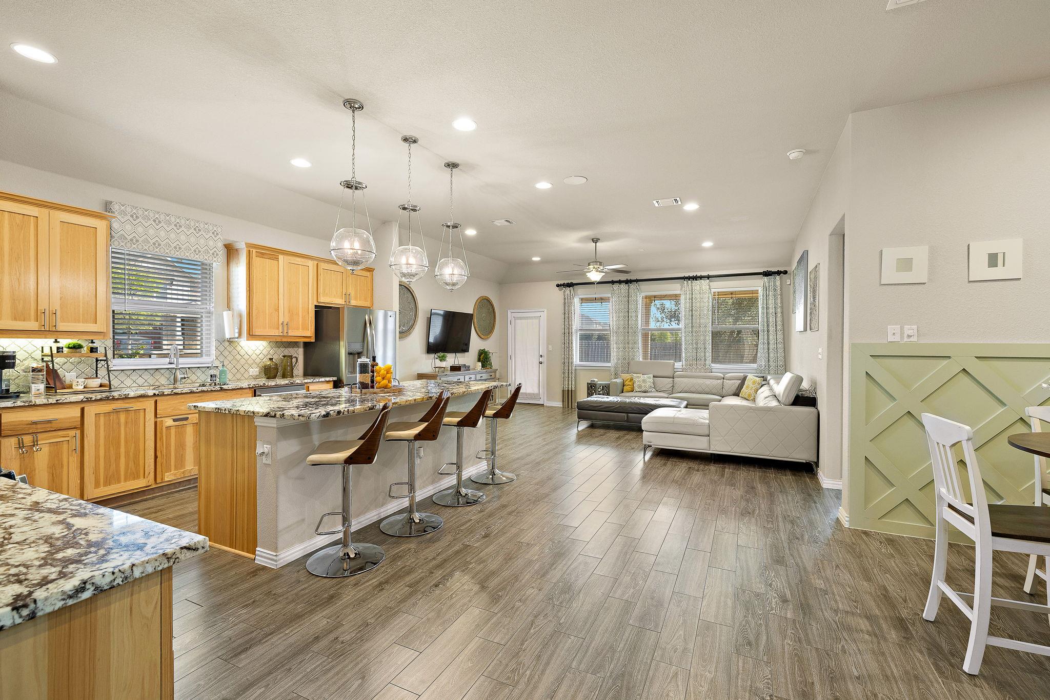 202 Simmental Loop, Hutto, TX 78634