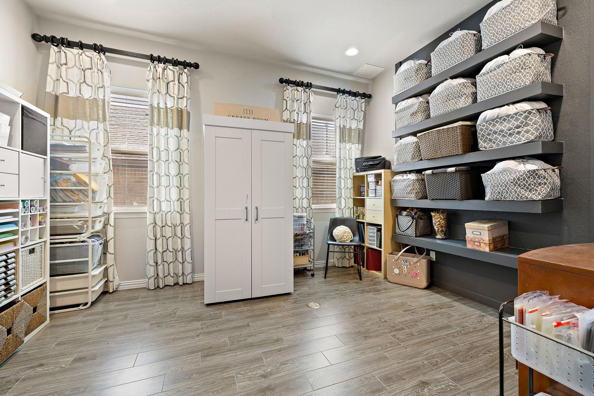 202 Simmental Loop, Hutto, TX 78634