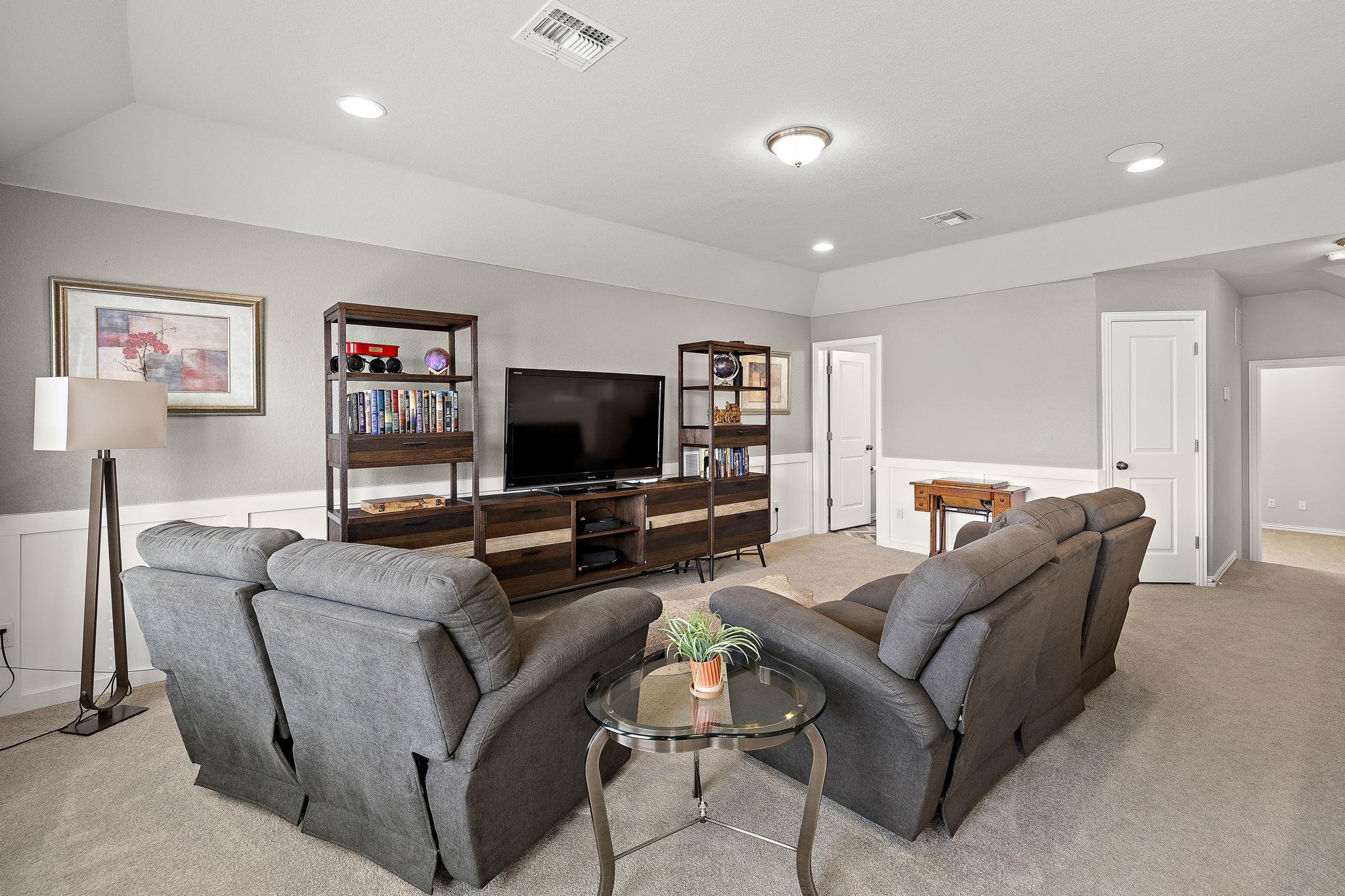 202 Simmental Loop, Hutto, TX 78634