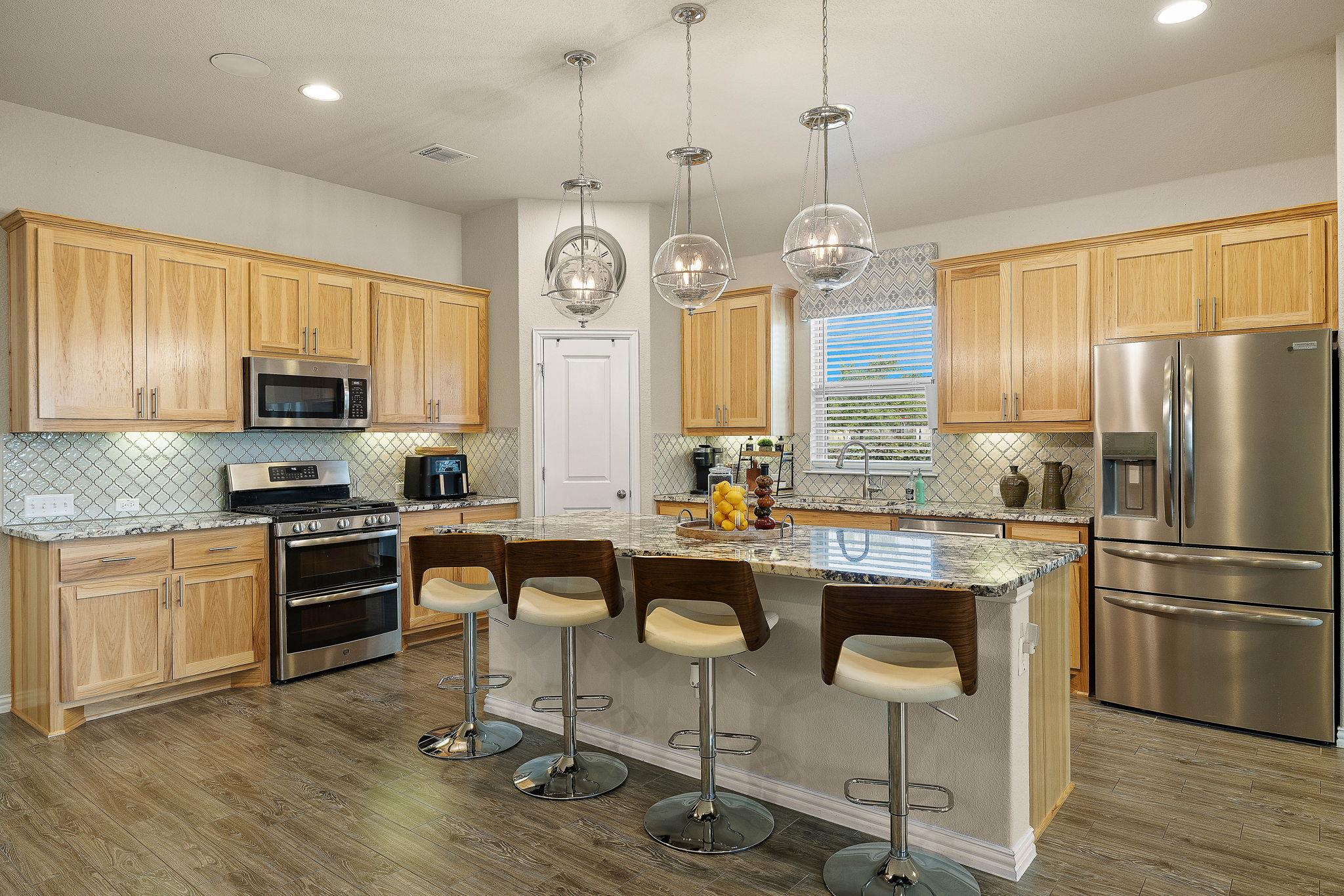 202 Simmental Loop, Hutto, TX 78634