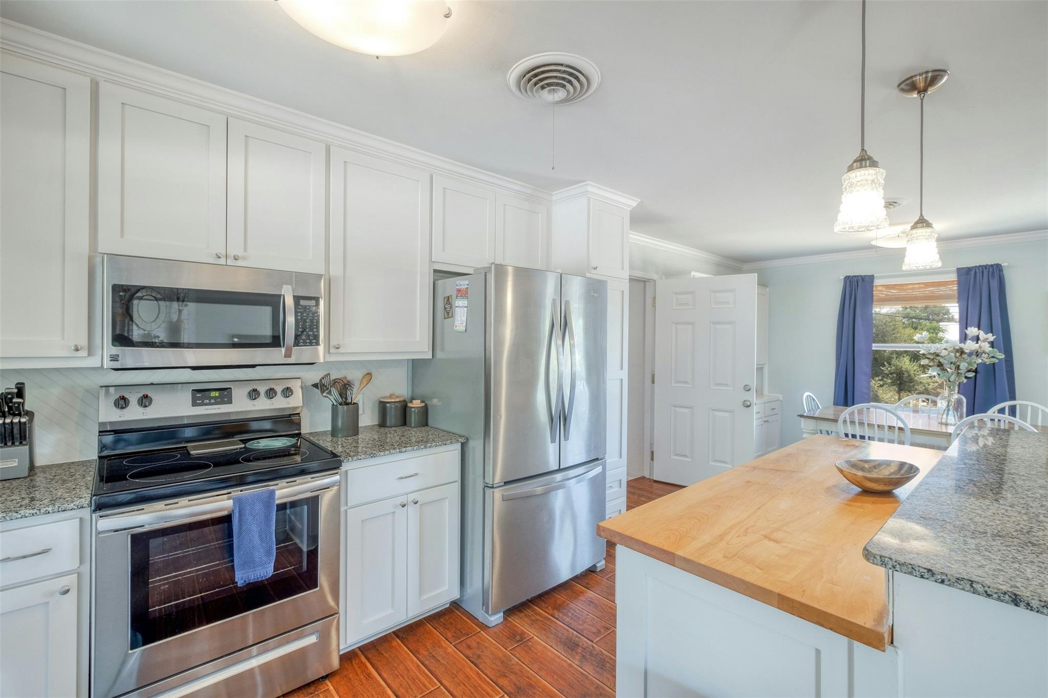 1208 Country Club Rd, Georgetown, TX 78628